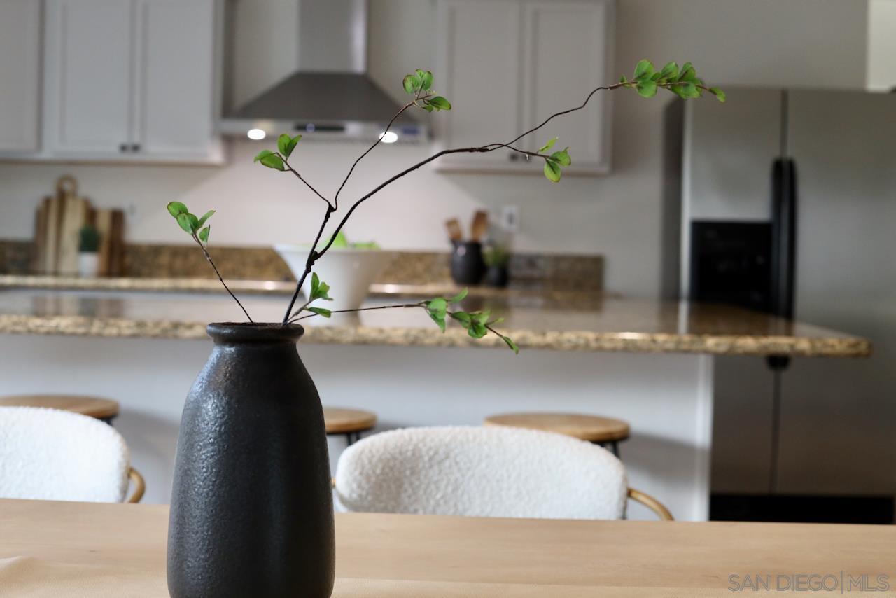 Detail Gallery Image 7 of 34 For 8907  Taurus Place, San Diego,  CA 92126 - 5 Beds | 3 Baths