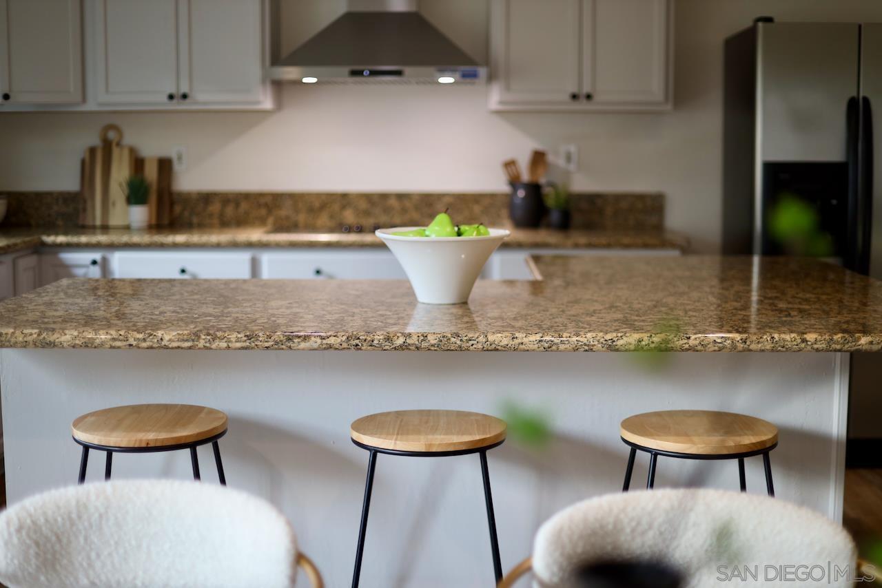 Detail Gallery Image 9 of 34 For 8907  Taurus Place, San Diego,  CA 92126 - 5 Beds | 3 Baths