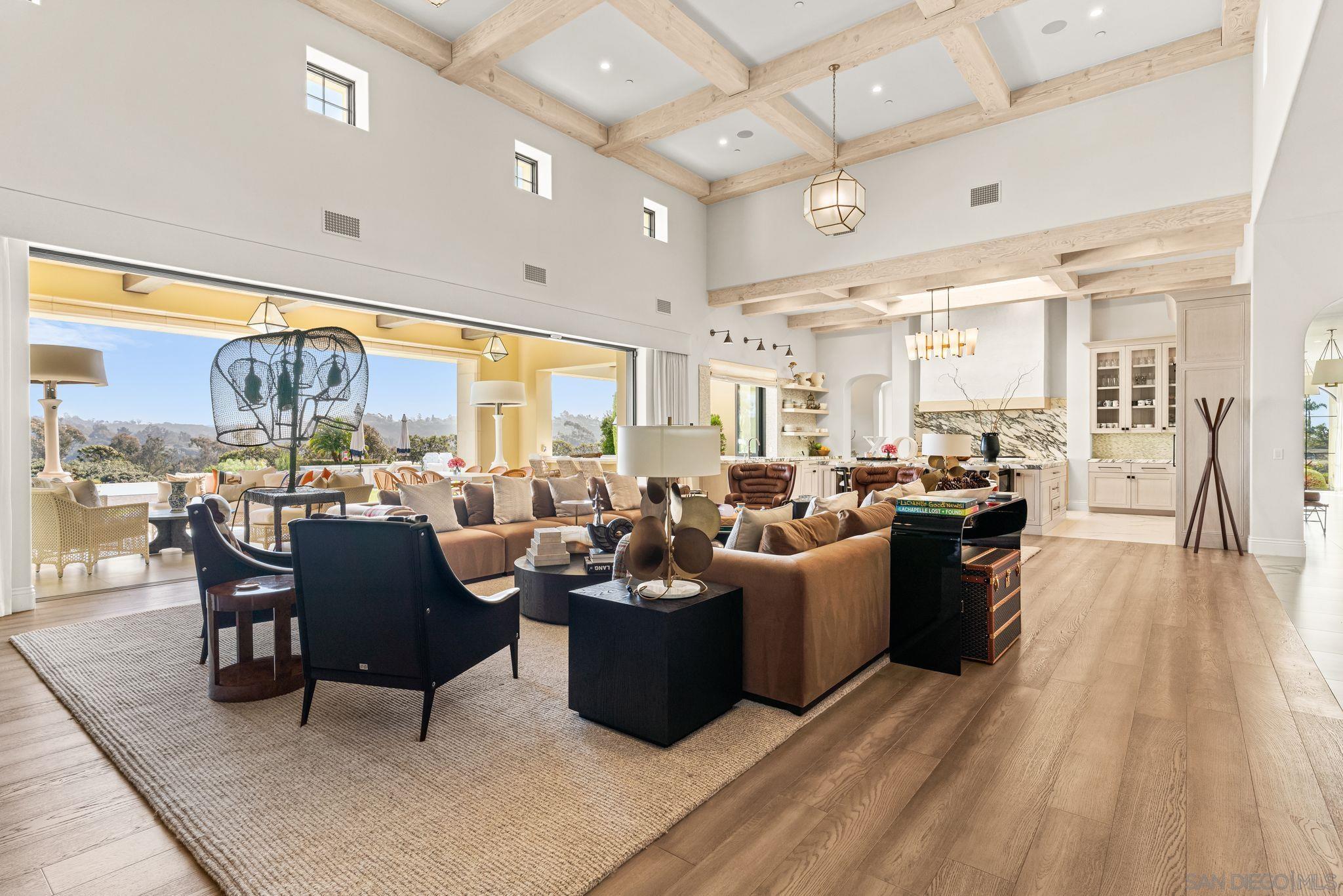 Detail Gallery Image 11 of 39 For 16640  El Camino Real, Rancho Santa Fe,  CA 92067 - 6 Beds | 8/1 Baths