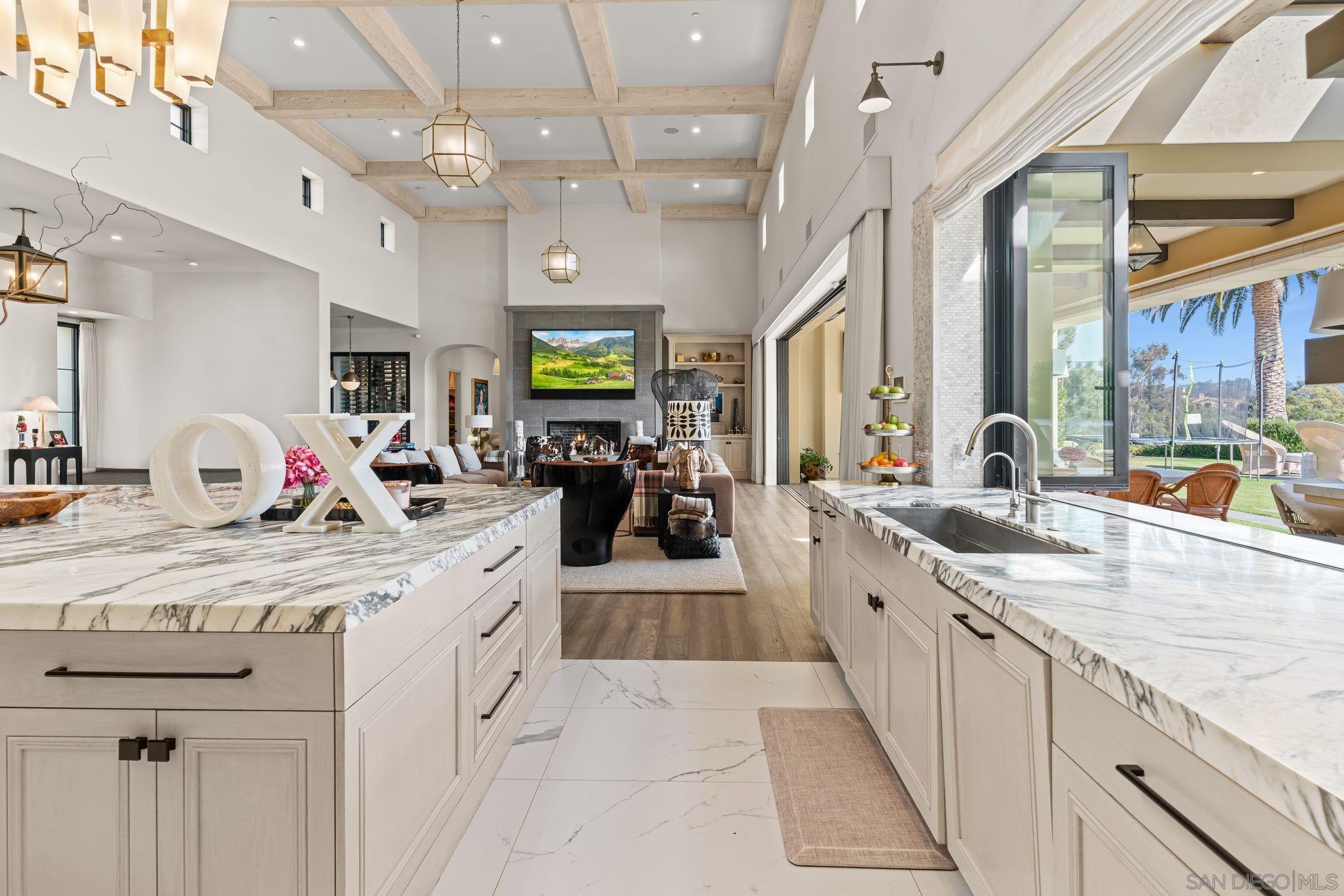 Detail Gallery Image 14 of 39 For 16640  El Camino Real, Rancho Santa Fe,  CA 92067 - 6 Beds | 8/1 Baths