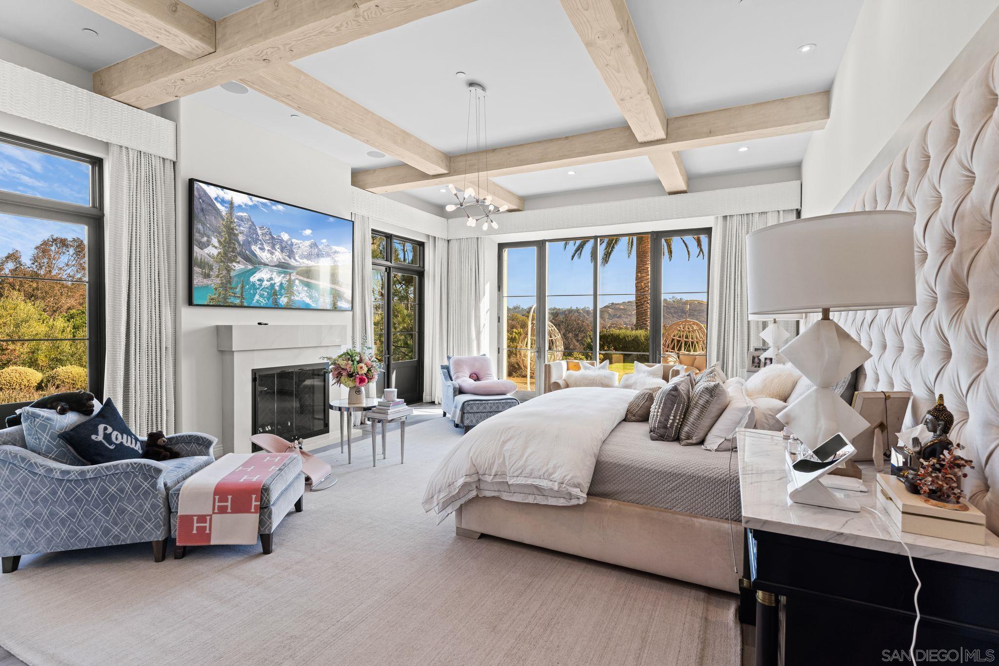 Detail Gallery Image 17 of 39 For 16640  El Camino Real, Rancho Santa Fe,  CA 92067 - 6 Beds | 8/1 Baths