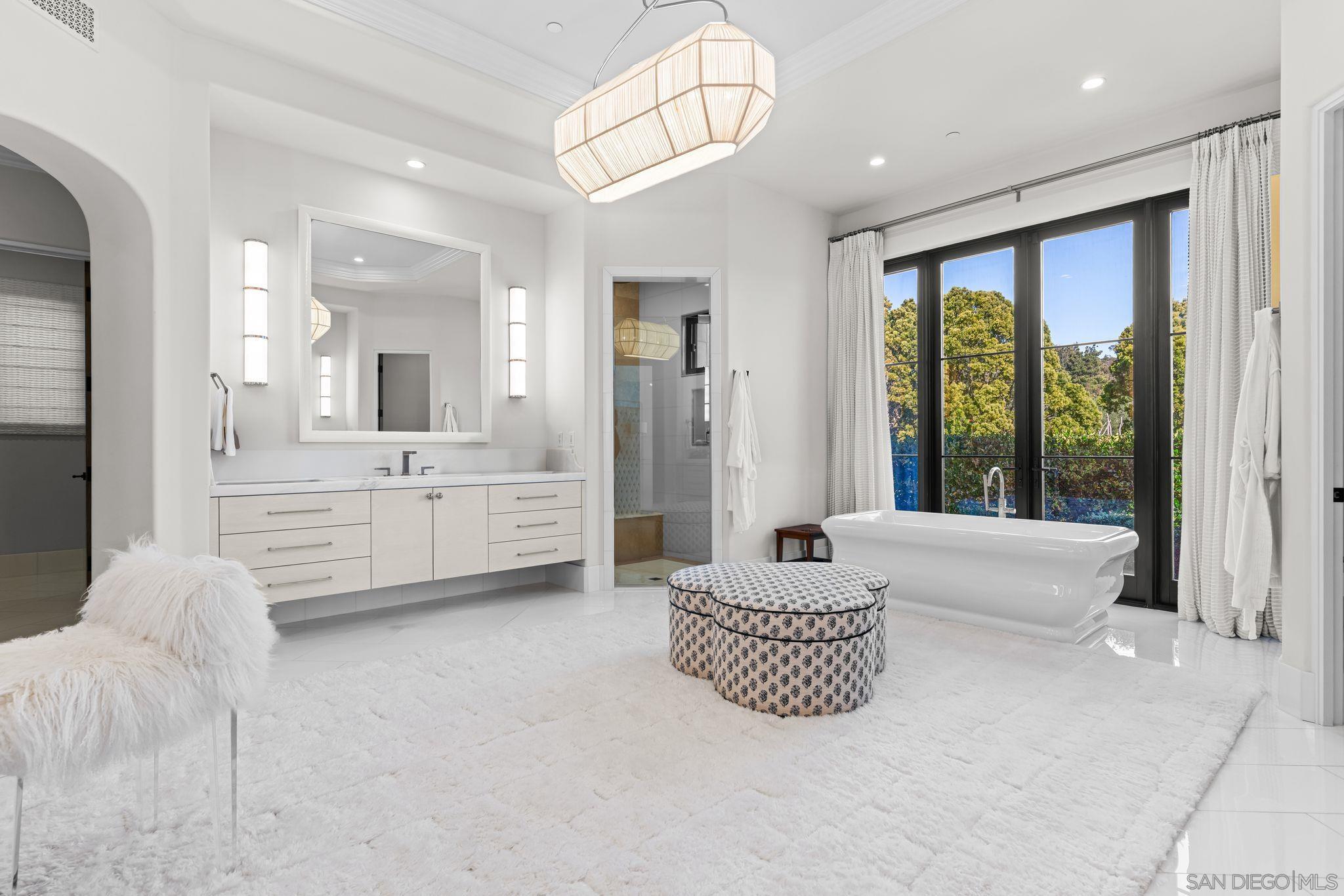 Detail Gallery Image 20 of 39 For 16640  El Camino Real, Rancho Santa Fe,  CA 92067 - 6 Beds | 8/1 Baths