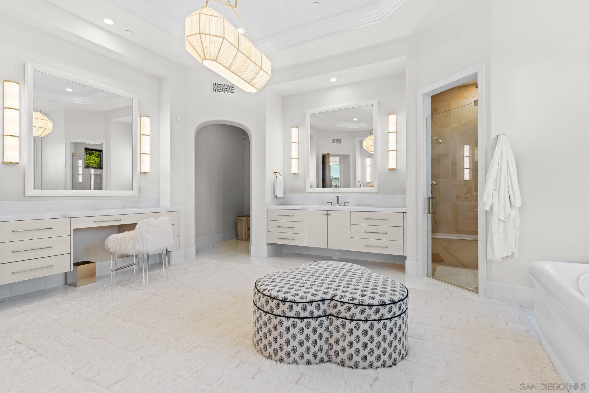 Detail Gallery Image 21 of 39 For 16640  El Camino Real, Rancho Santa Fe,  CA 92067 - 6 Beds | 8/1 Baths