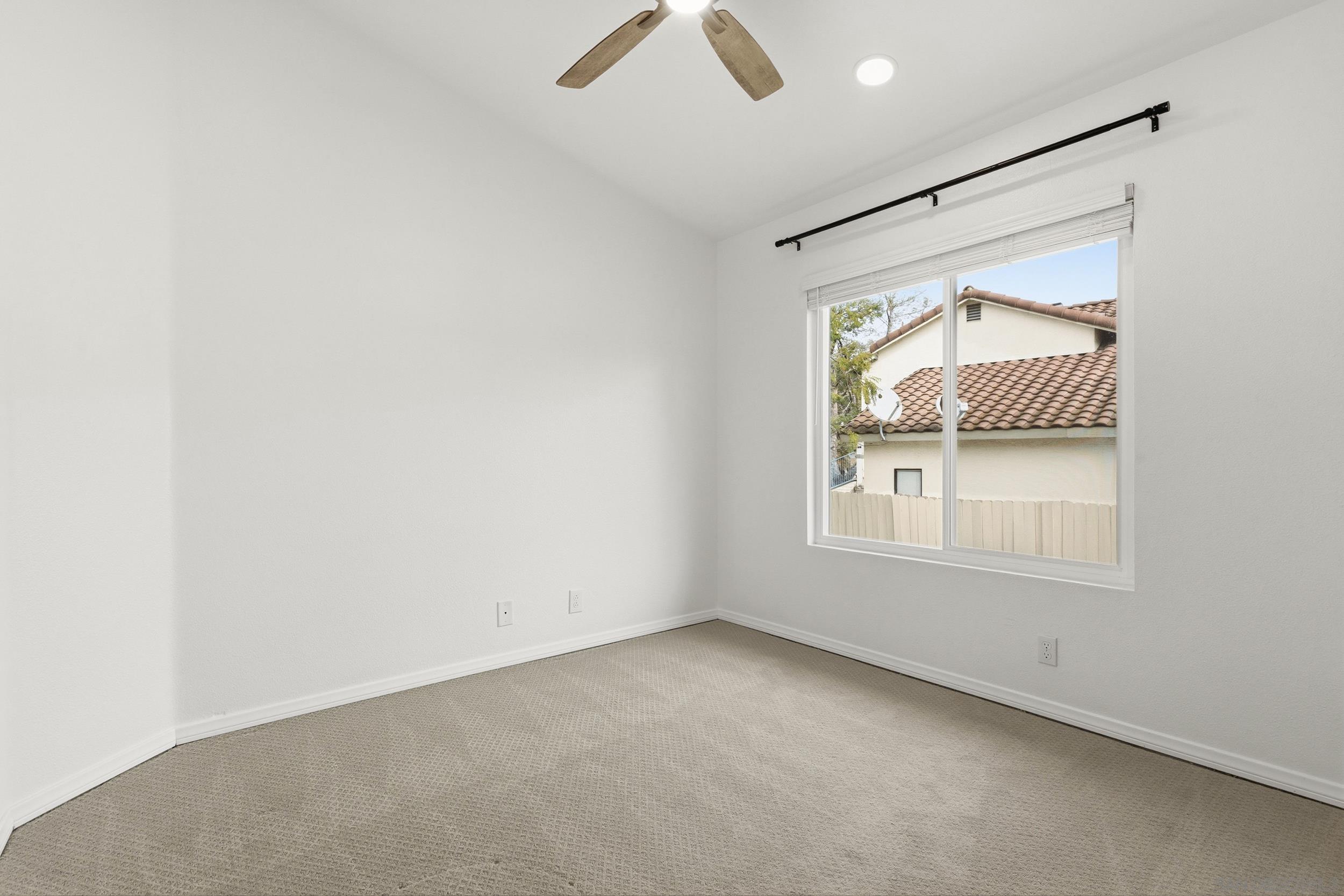 Detail Gallery Image 18 of 28 For 4972  Calle Sobrado, Oceanside,  CA 92056 - 4 Beds | 2/1 Baths