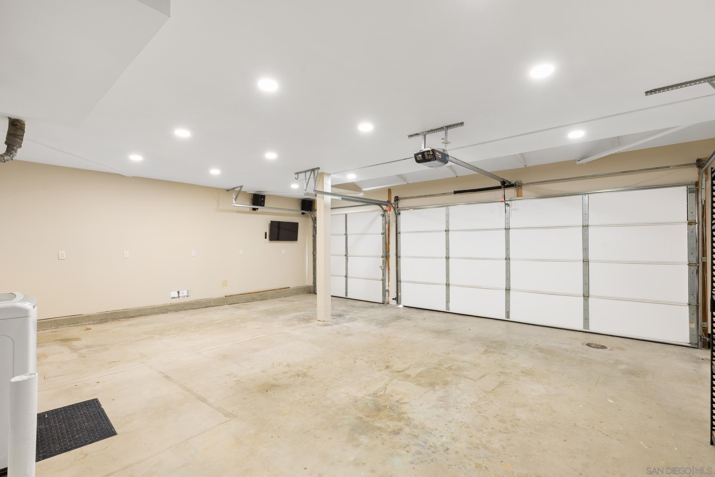 Detail Gallery Image 25 of 28 For 4972  Calle Sobrado, Oceanside,  CA 92056 - 4 Beds | 2/1 Baths