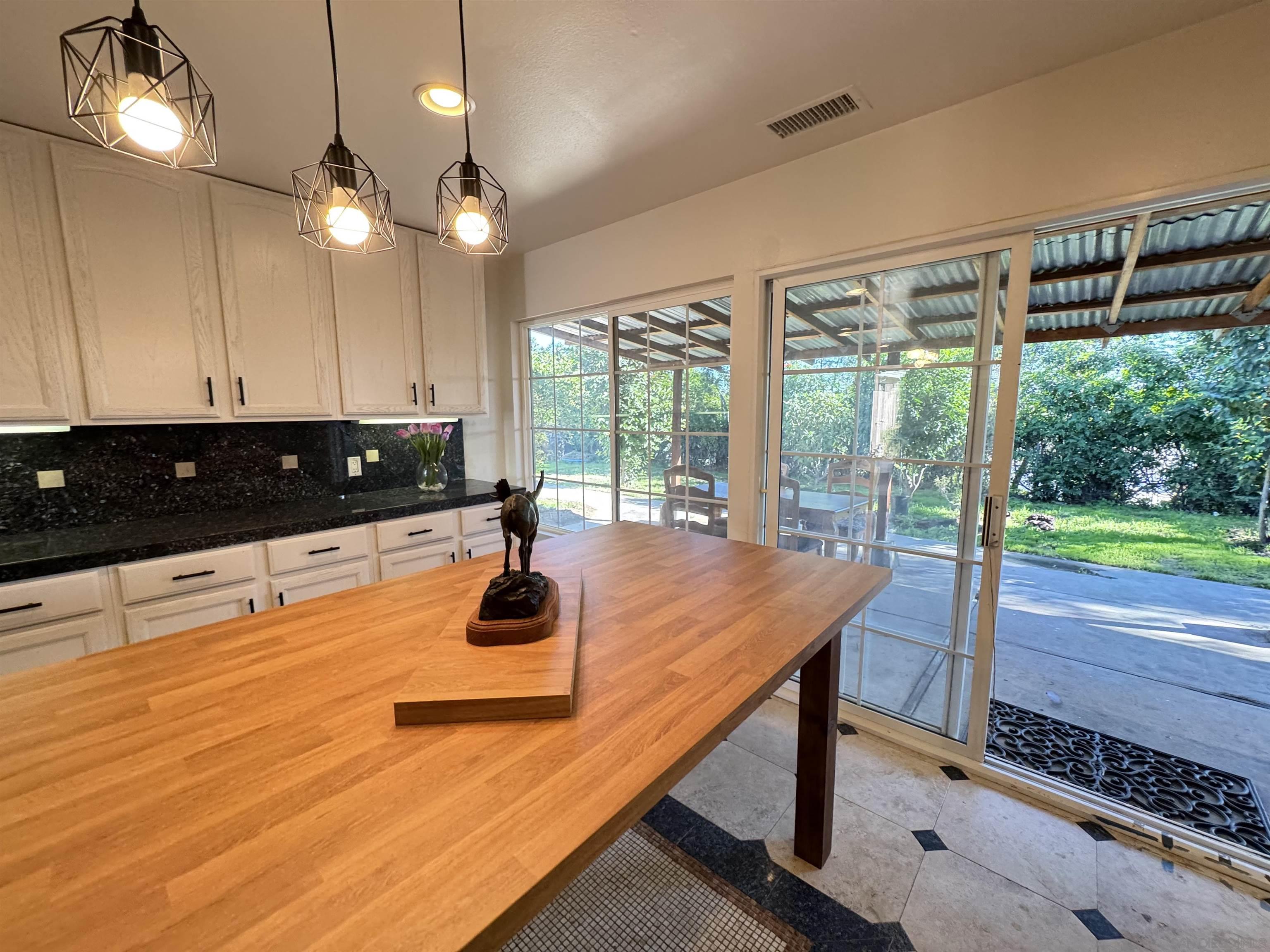 Detail Gallery Image 6 of 41 For 1531  View Pointe, Escondido,  CA 92027 - 5 Beds | 2 Baths