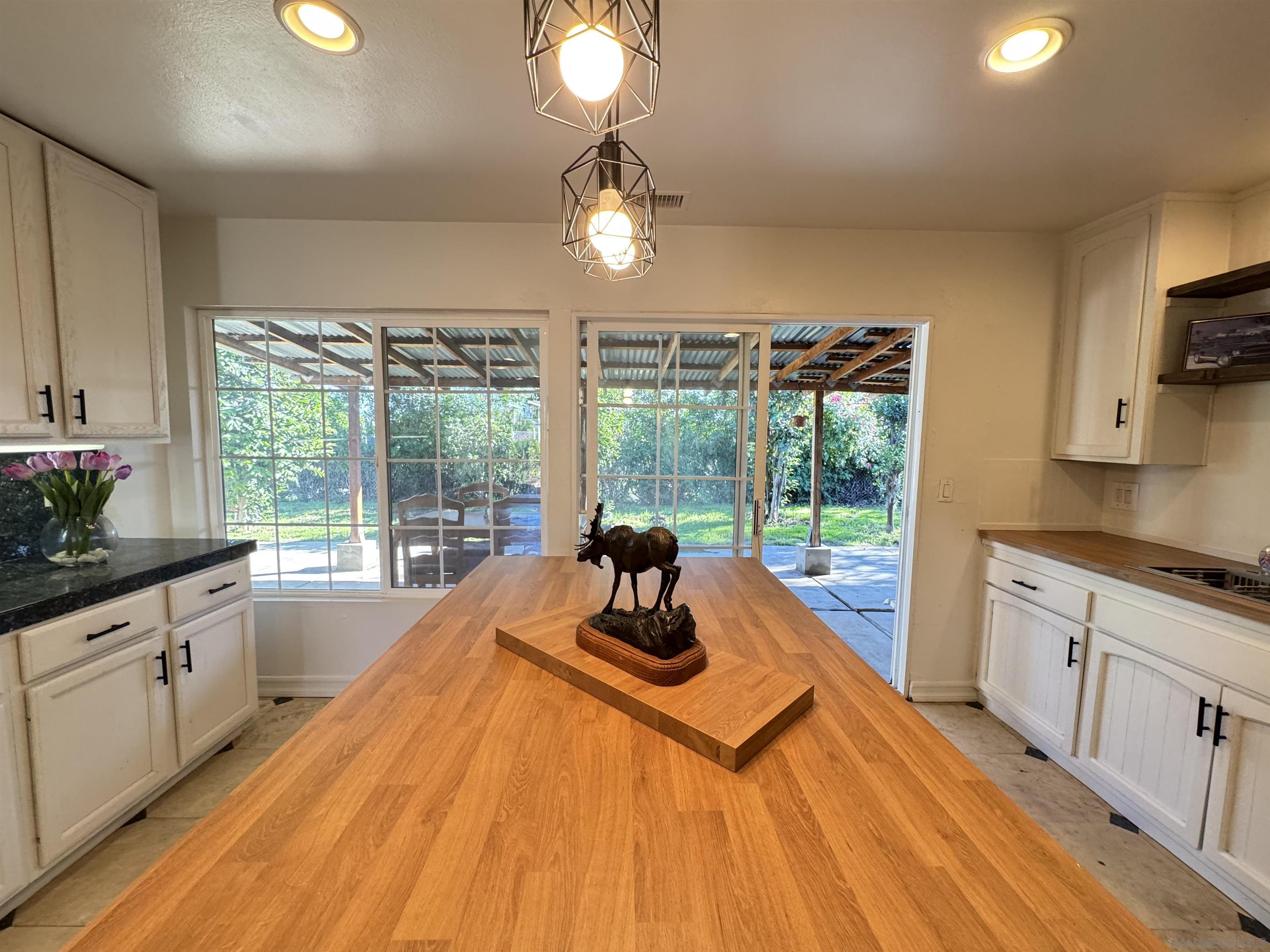 Detail Gallery Image 7 of 41 For 1531  View Pointe, Escondido,  CA 92027 - 5 Beds | 2 Baths