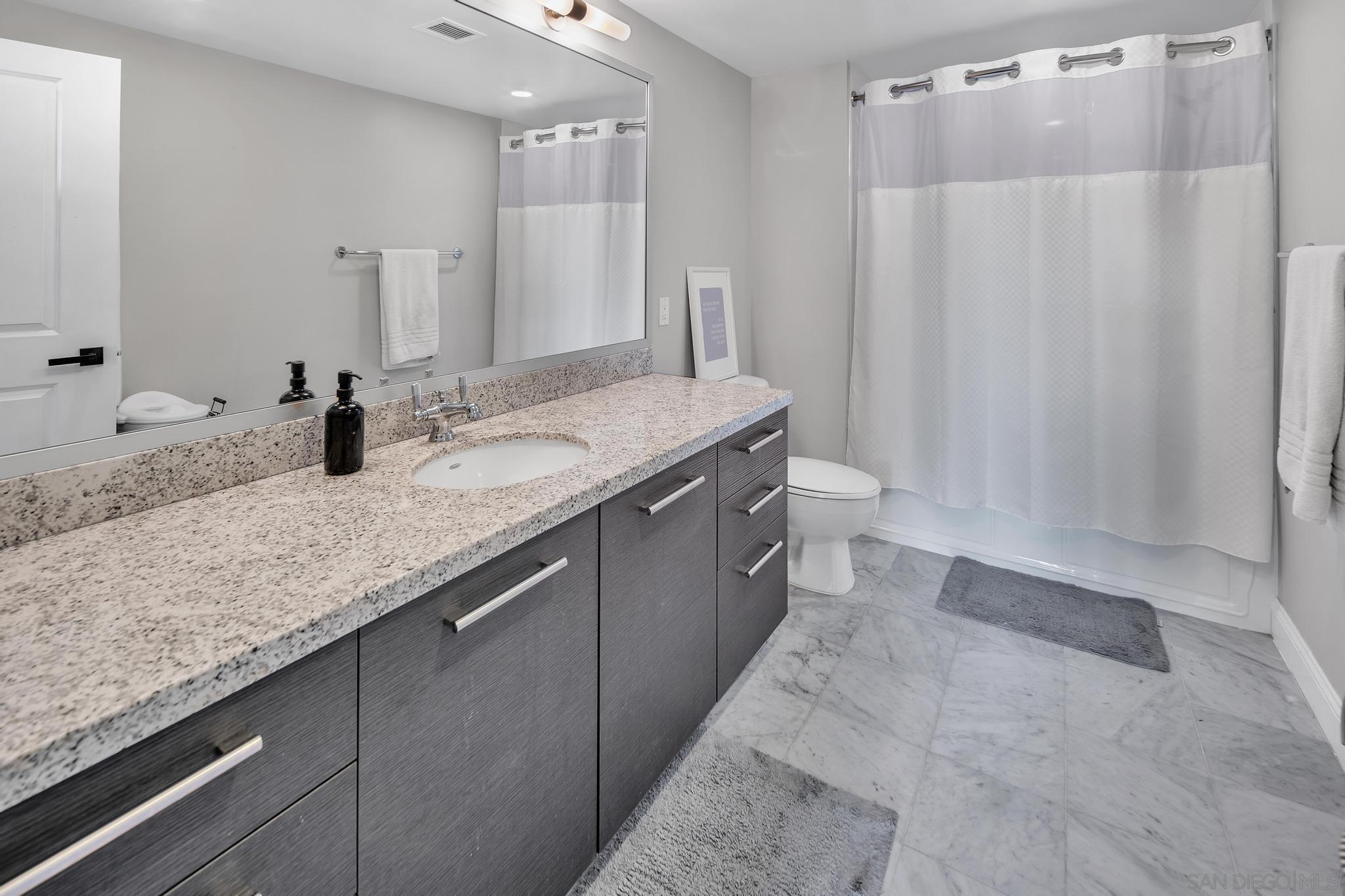 Detail Gallery Image 25 of 29 For 1431  Pacific Hwy  413, San Diego,  CA 92101 - 2 Beds | 2/1 Baths