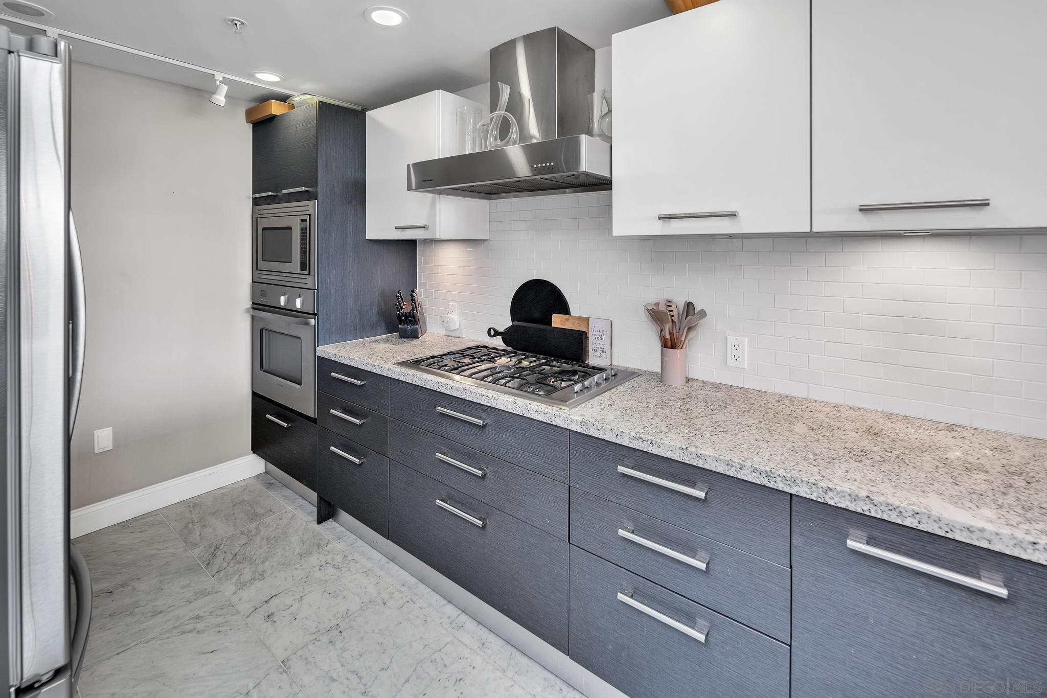 Detail Gallery Image 9 of 29 For 1431  Pacific Hwy  413, San Diego,  CA 92101 - 2 Beds | 2/1 Baths