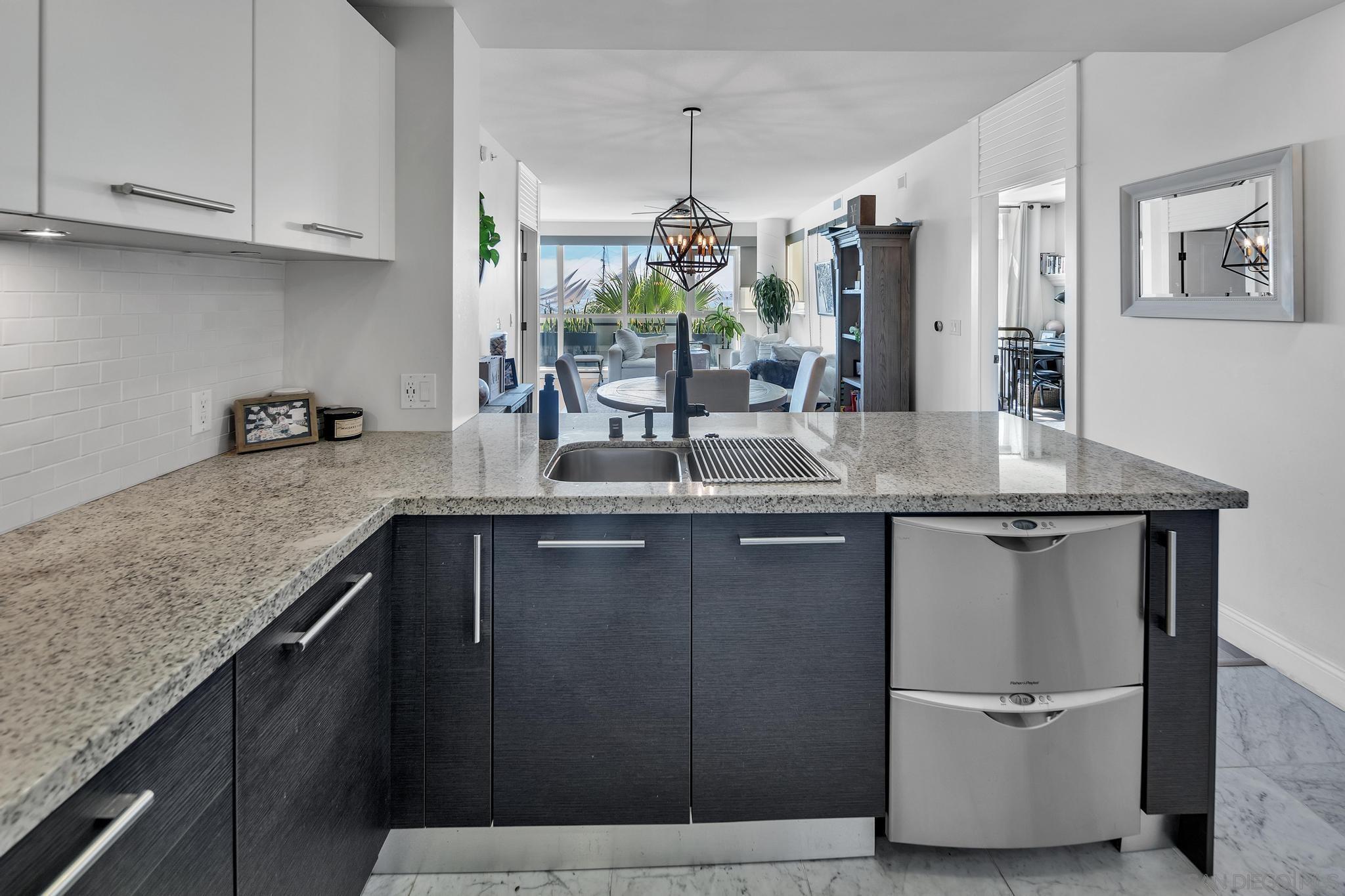 Detail Gallery Image 10 of 29 For 1431  Pacific Hwy  413, San Diego,  CA 92101 - 2 Beds | 2/1 Baths