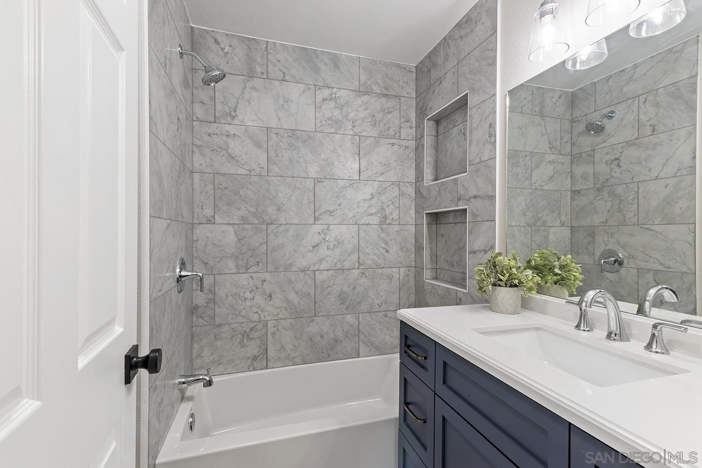 Detail Gallery Image 19 of 41 For 14811  Summerbreeze Way, San Diego,  CA 92128 - 3 Beds | 2/1 Baths