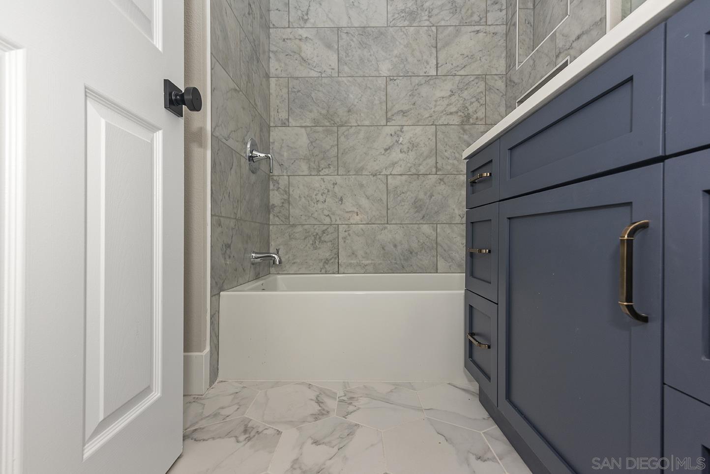 Detail Gallery Image 20 of 41 For 14811  Summerbreeze Way, San Diego,  CA 92128 - 3 Beds | 2/1 Baths