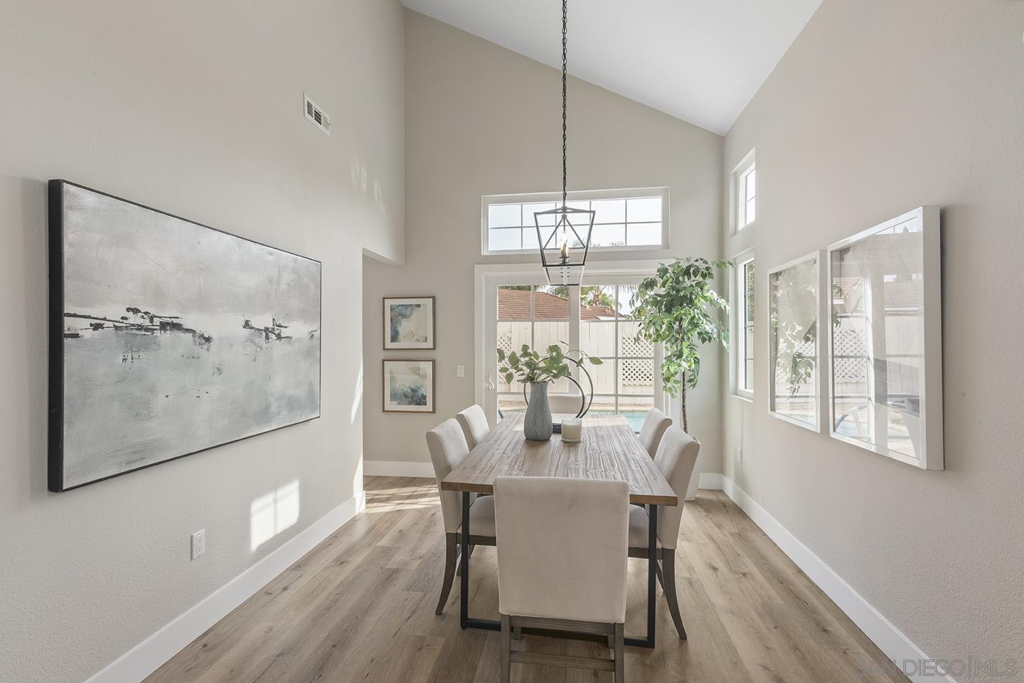 Detail Gallery Image 5 of 41 For 14811  Summerbreeze Way, San Diego,  CA 92128 - 3 Beds | 2/1 Baths