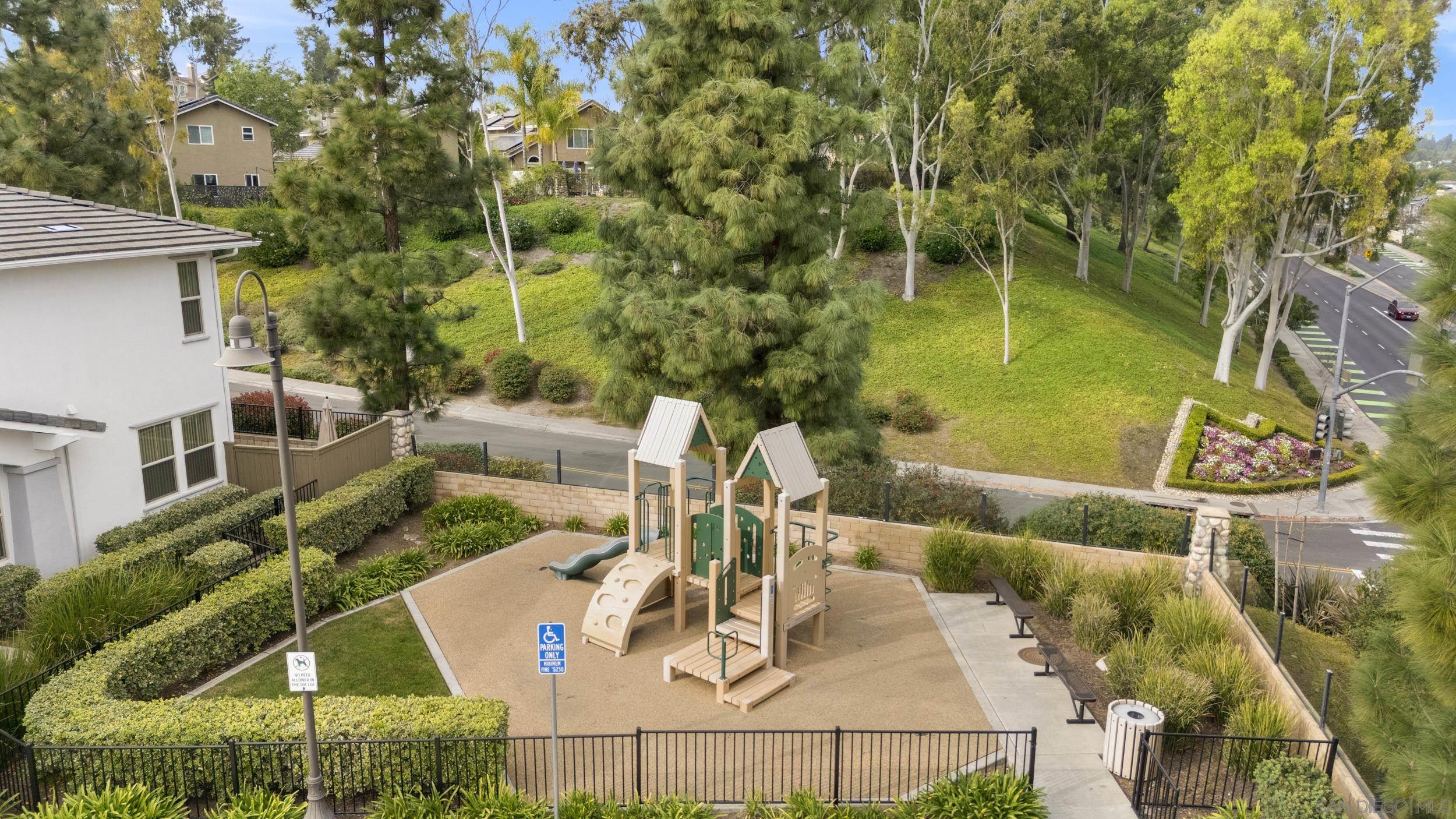 Detail Gallery Image 34 of 36 For 14110  Brent Wilsey Pl  #1,  San Diego,  CA 92128 - 2 Beds | 2 Baths