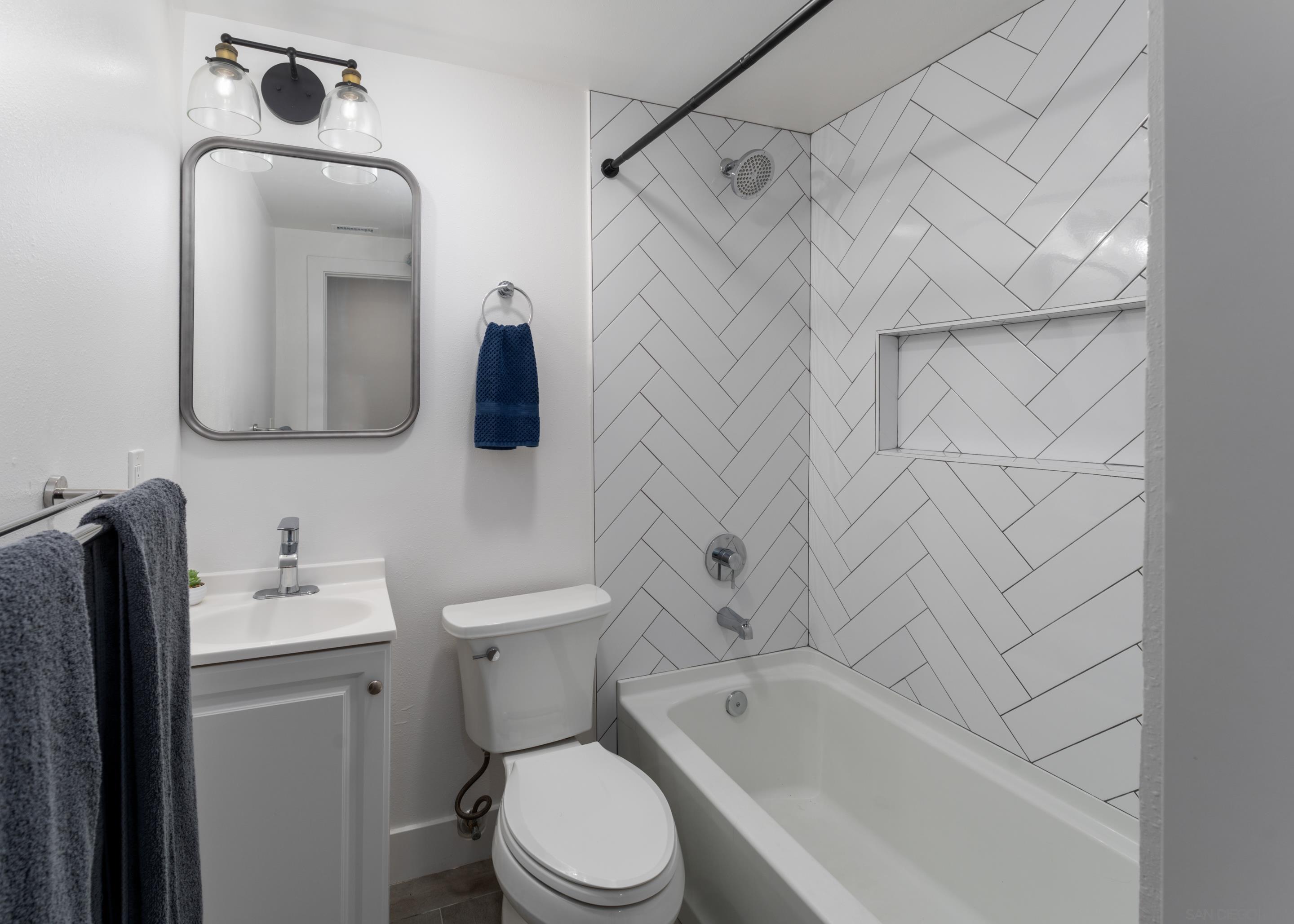 Detail Gallery Image 15 of 28 For 3451  Lockwood Dr, San Diego,  CA 92123 - 3 Beds | 2 Baths