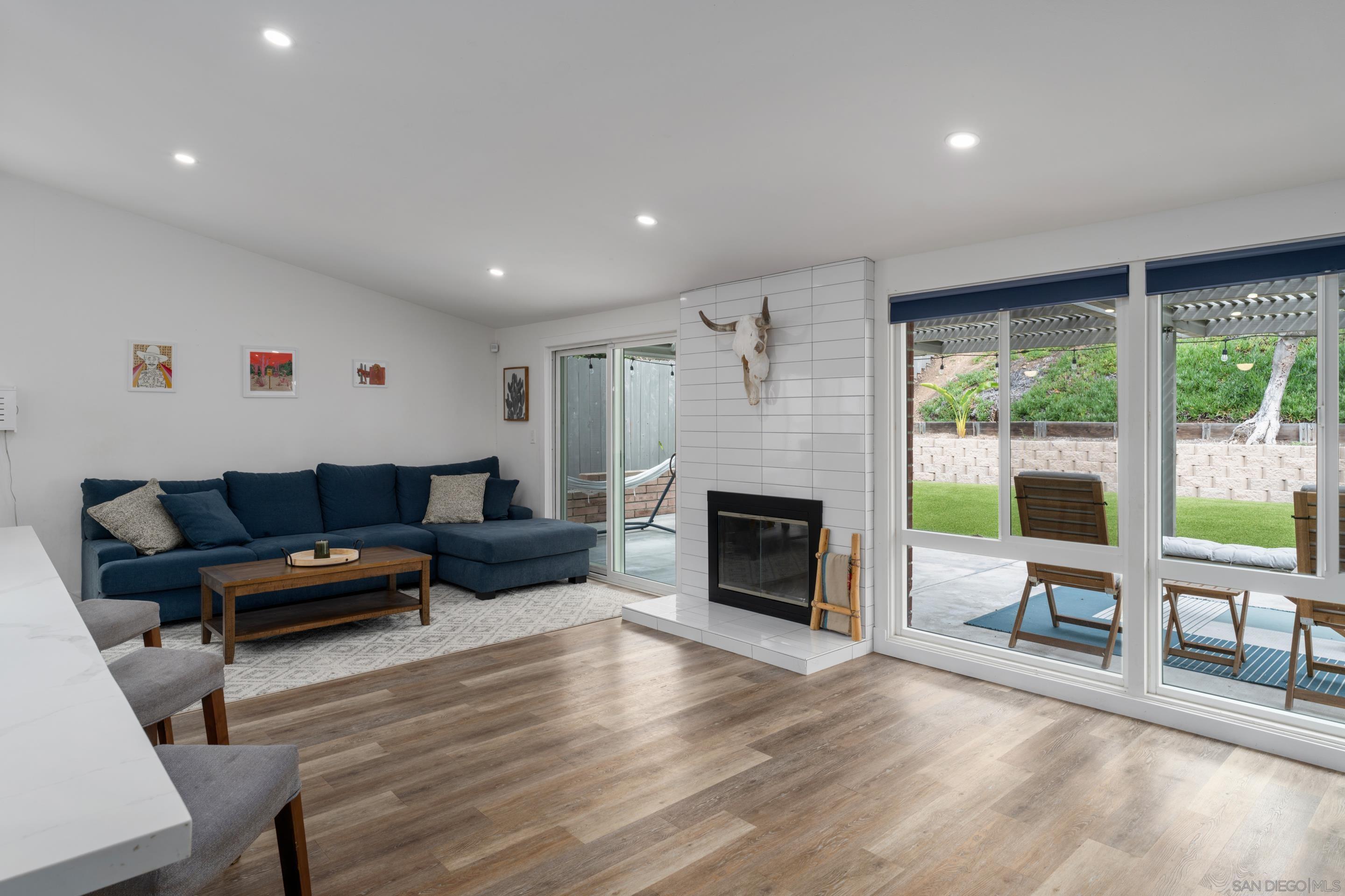 Detail Gallery Image 6 of 28 For 3451  Lockwood Dr, San Diego,  CA 92123 - 3 Beds | 2 Baths