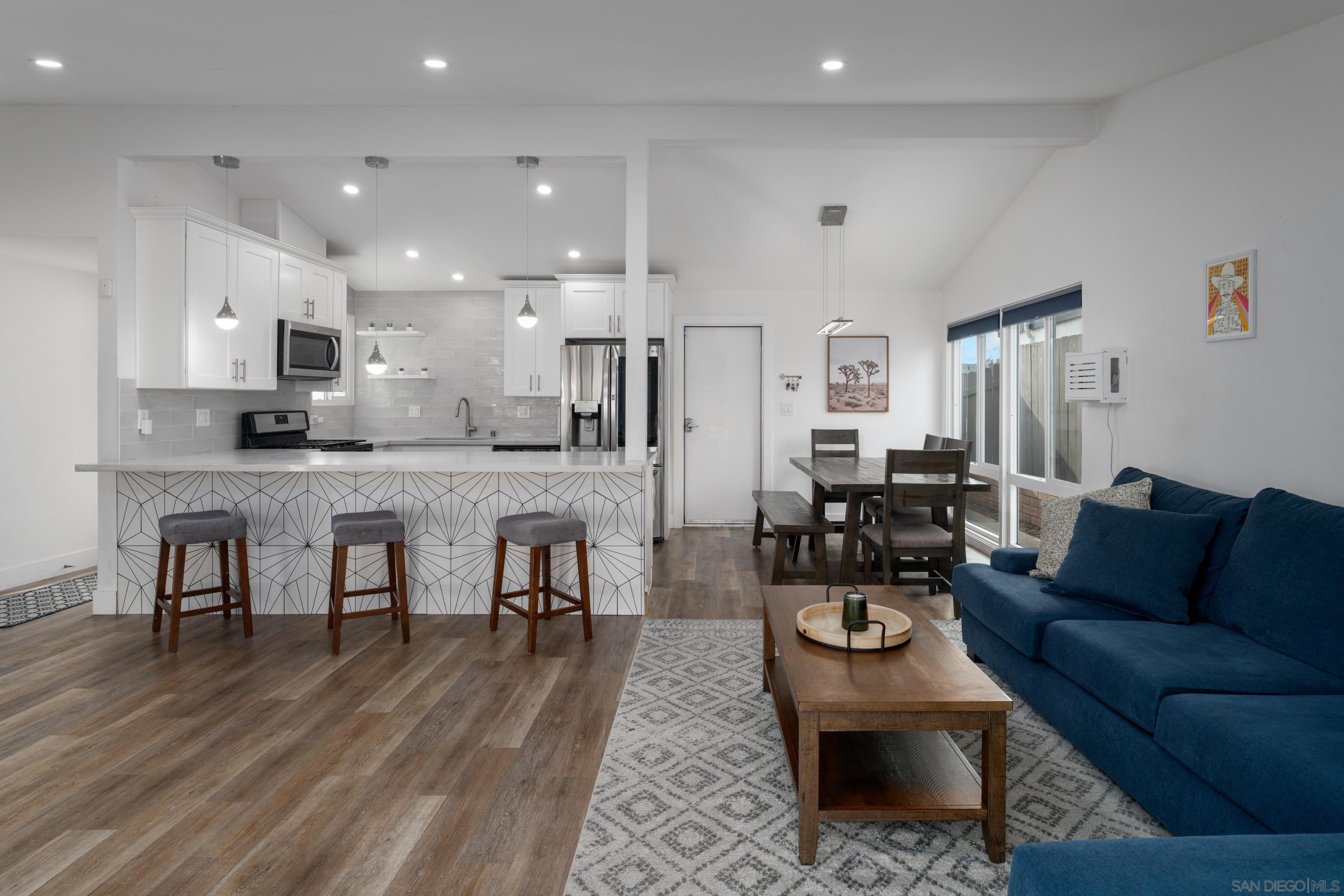 Detail Gallery Image 7 of 28 For 3451  Lockwood Dr, San Diego,  CA 92123 - 3 Beds | 2 Baths