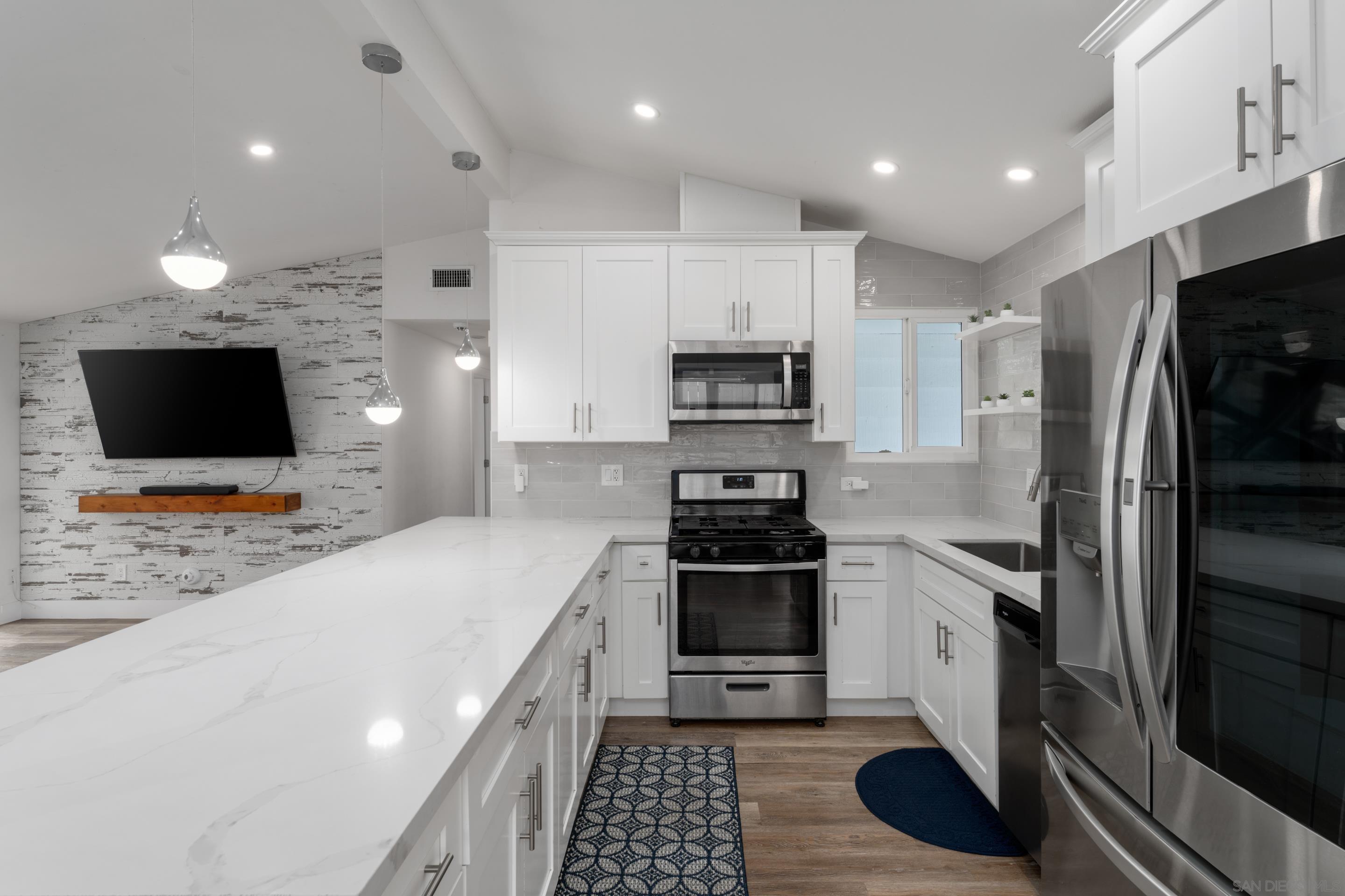 Detail Gallery Image 9 of 28 For 3451  Lockwood Dr, San Diego,  CA 92123 - 3 Beds | 2 Baths