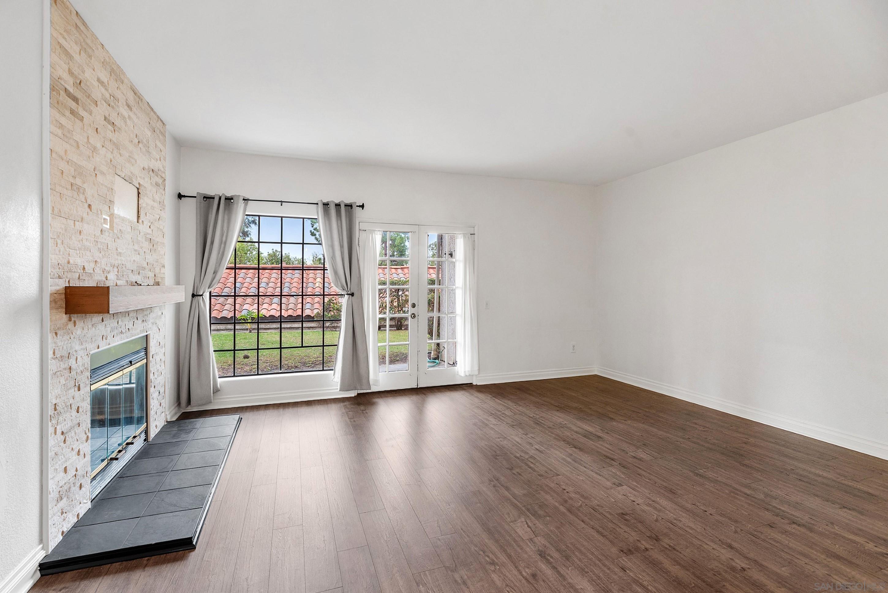 Detail Gallery Image 13 of 45 For 16232  Avenida Venusto  #B,  San Diego,  CA 92128 - 3 Beds | 2 Baths