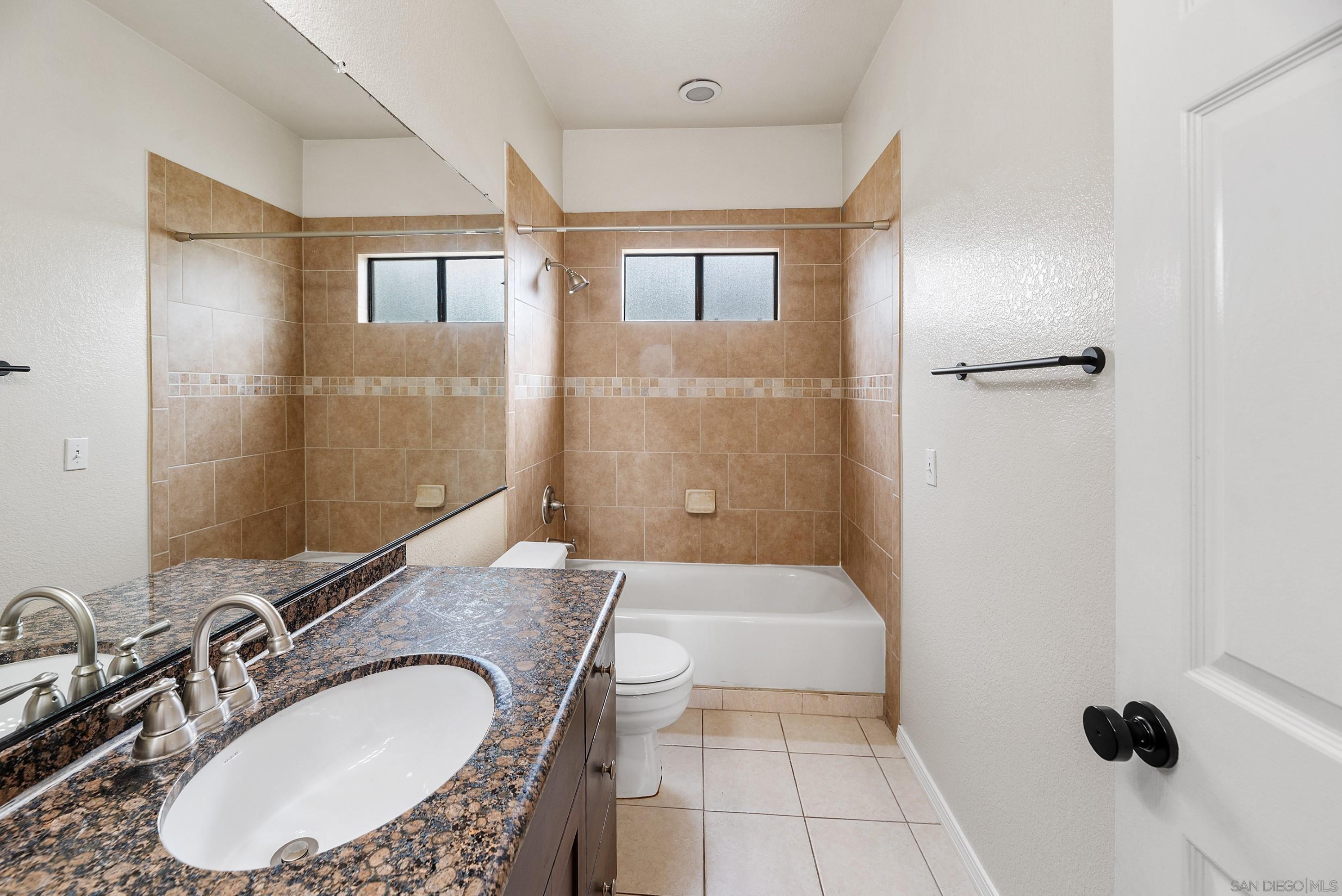 Detail Gallery Image 24 of 45 For 16232  Avenida Venusto  #B,  San Diego,  CA 92128 - 3 Beds | 2 Baths