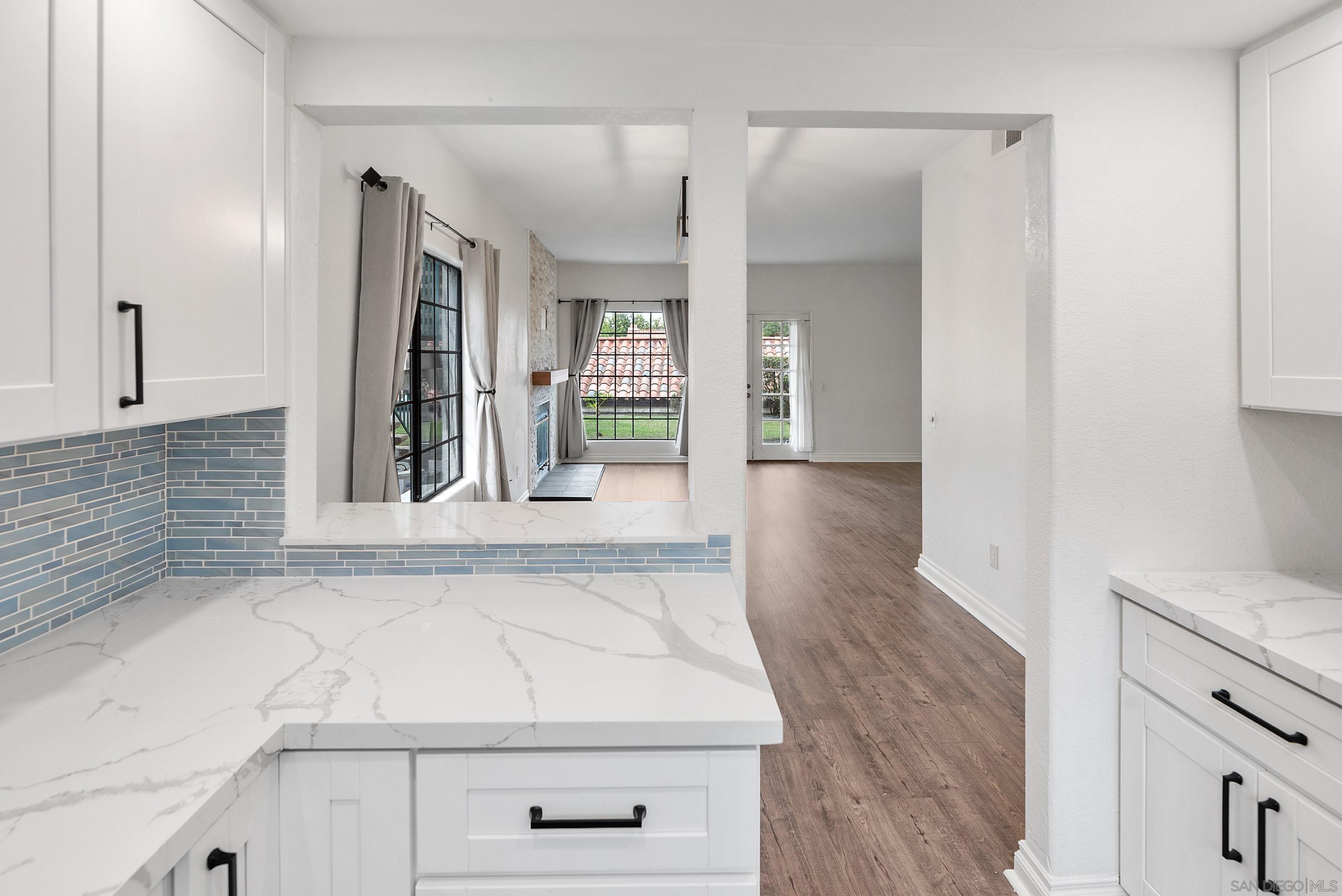 Detail Gallery Image 10 of 45 For 16232  Avenida Venusto  #B,  San Diego,  CA 92128 - 3 Beds | 2 Baths