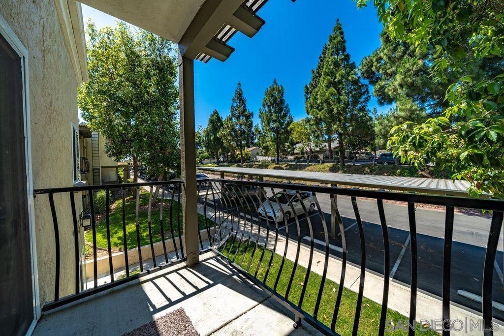 Detail Gallery Image 3 of 16 For 3625  Ash  #14,  San Diego,  CA 92105 - 2 Beds | 2 Baths