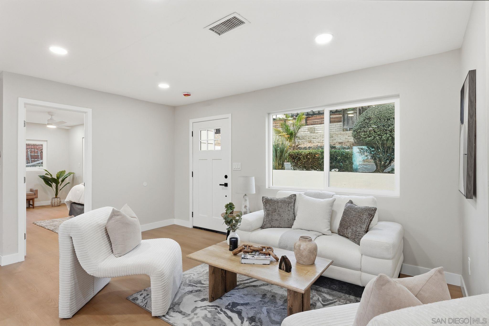 Detail Gallery Image 5 of 60 For 4800  Lee Ave, La Mesa,  CA 91942 - 4 Beds | 3 Baths