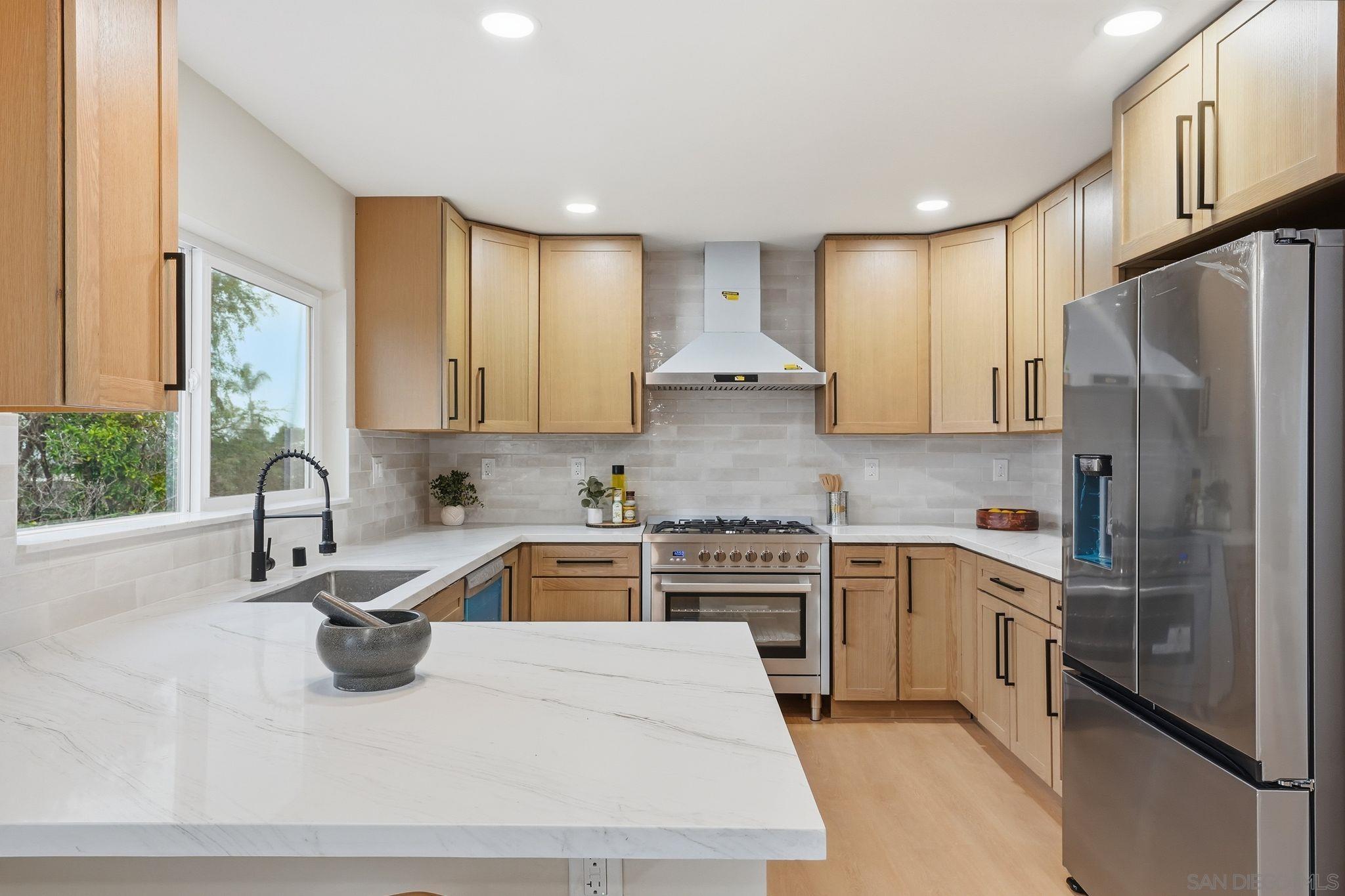 Detail Gallery Image 8 of 60 For 4800  Lee Ave, La Mesa,  CA 91942 - 4 Beds | 3 Baths