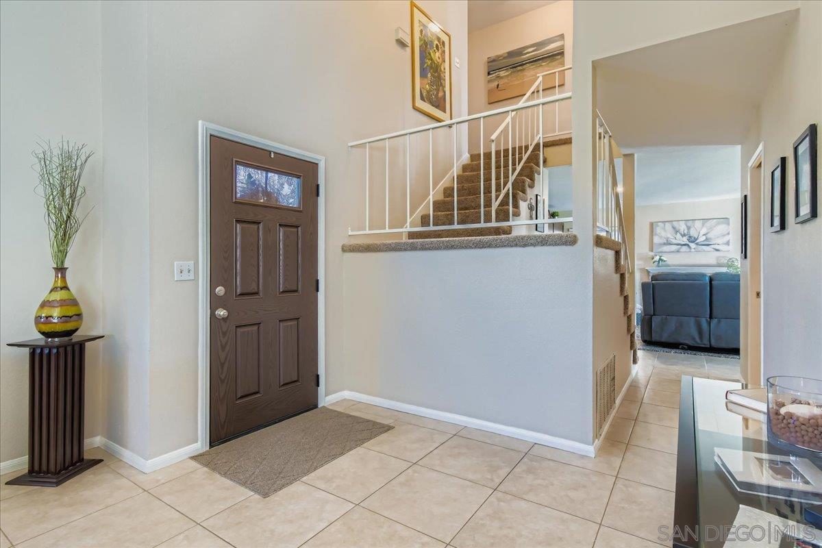 Detail Gallery Image 6 of 47 For 11729  Petirrojo Ct, San Diego,  CA 92124 - 4 Beds | 2/1 Baths