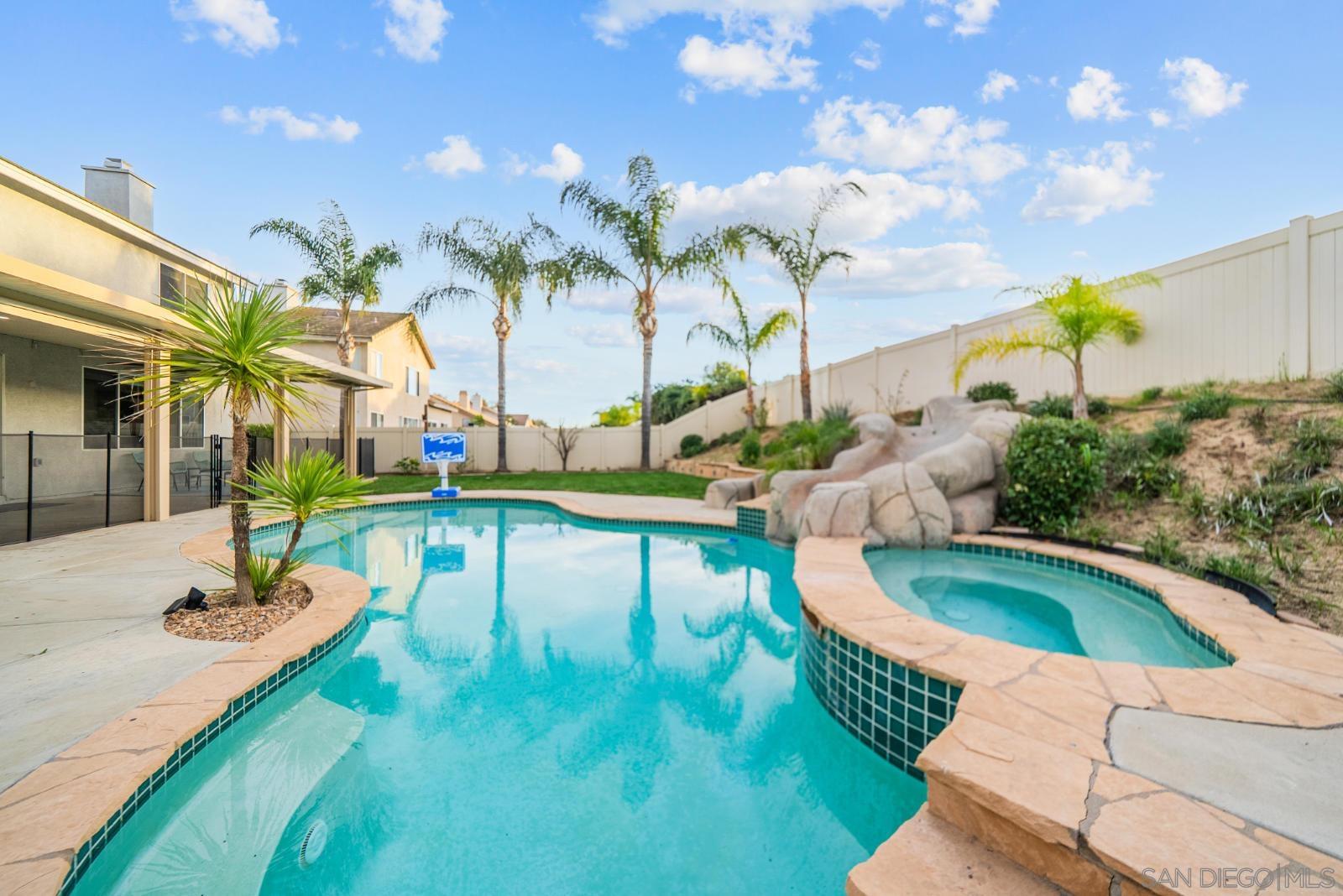 Detail Gallery Image 2 of 35 For 40597  Symphony Park Ln, Murrieta,  CA 92562 - 4 Beds | 3 Baths