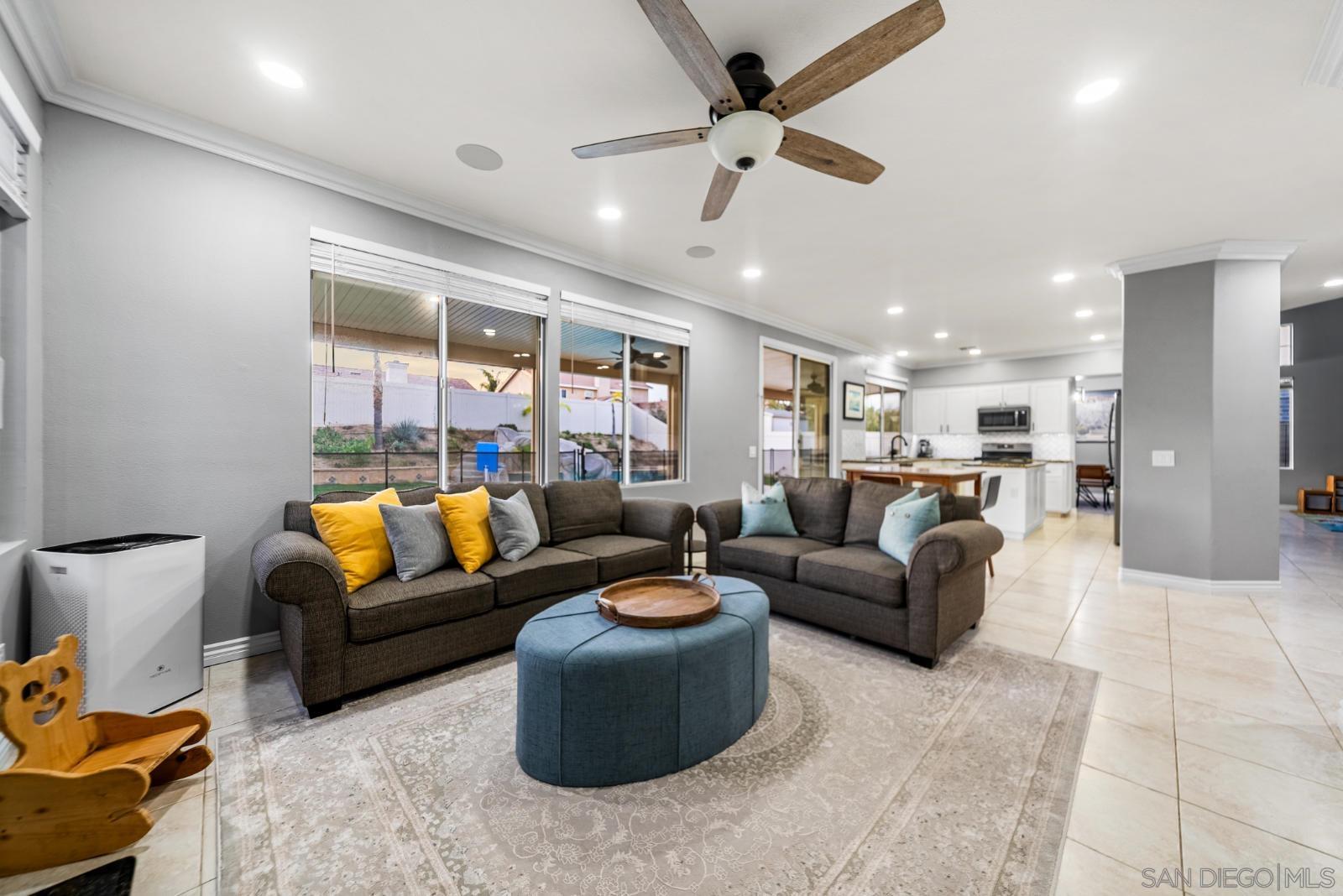 Detail Gallery Image 3 of 35 For 40597  Symphony Park Ln, Murrieta,  CA 92562 - 4 Beds | 3 Baths