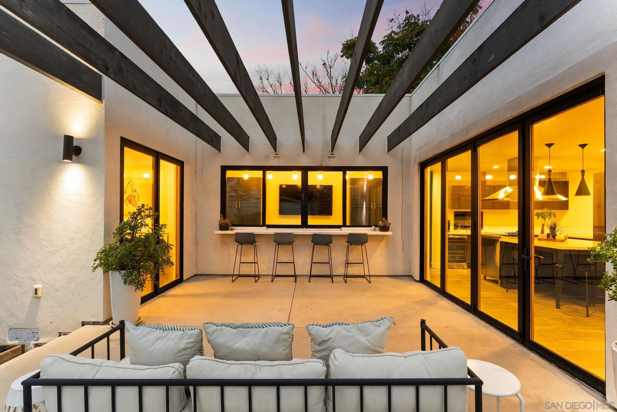 Detail Gallery Image 2 of 34 For 4944  35th St, San Diego,  CA 92116 - 3 Beds | 2 Baths