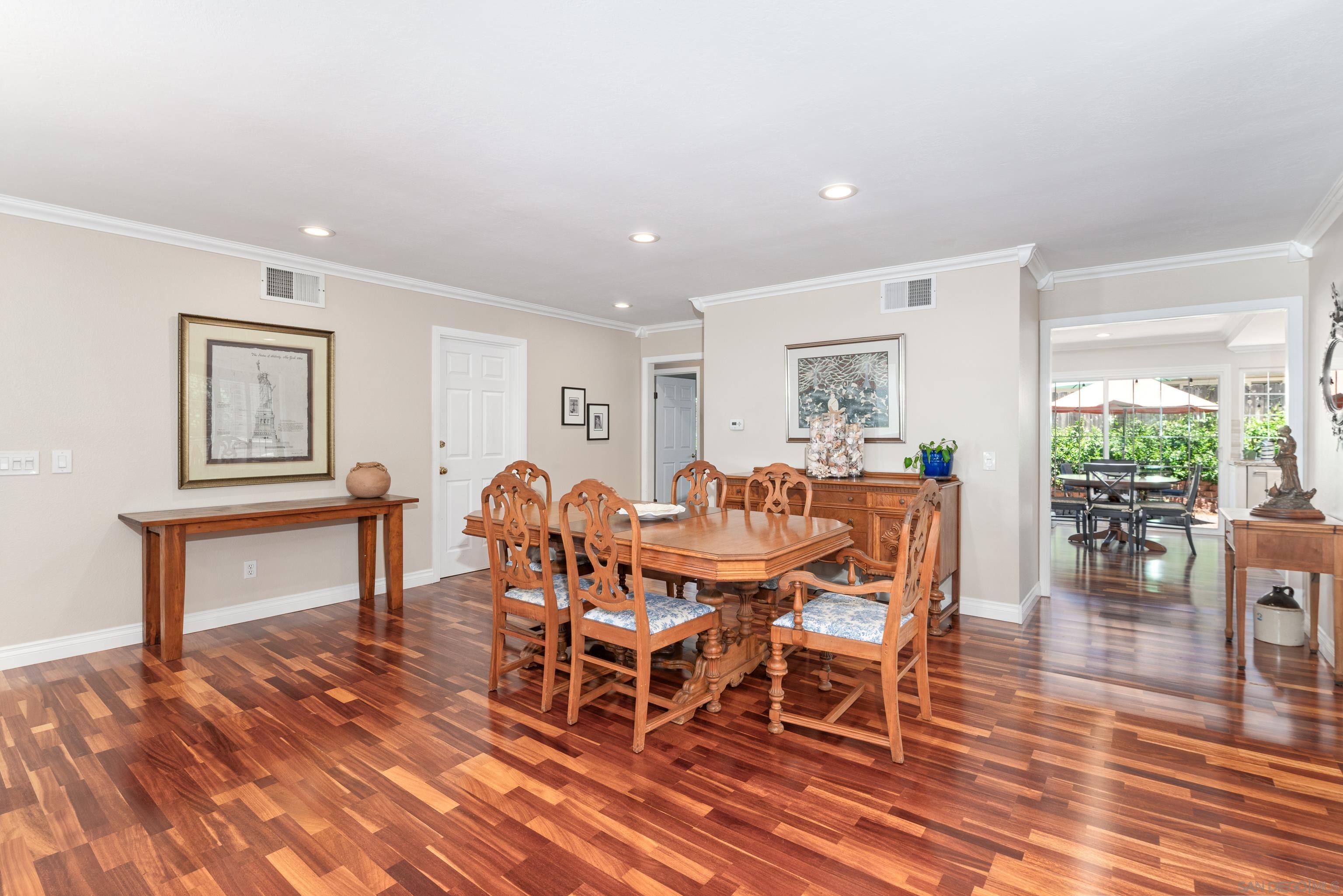 Detail Gallery Image 3 of 31 For 17525  Plaza Gitana, San Diego,  CA 92128 - 2 Beds | 2 Baths