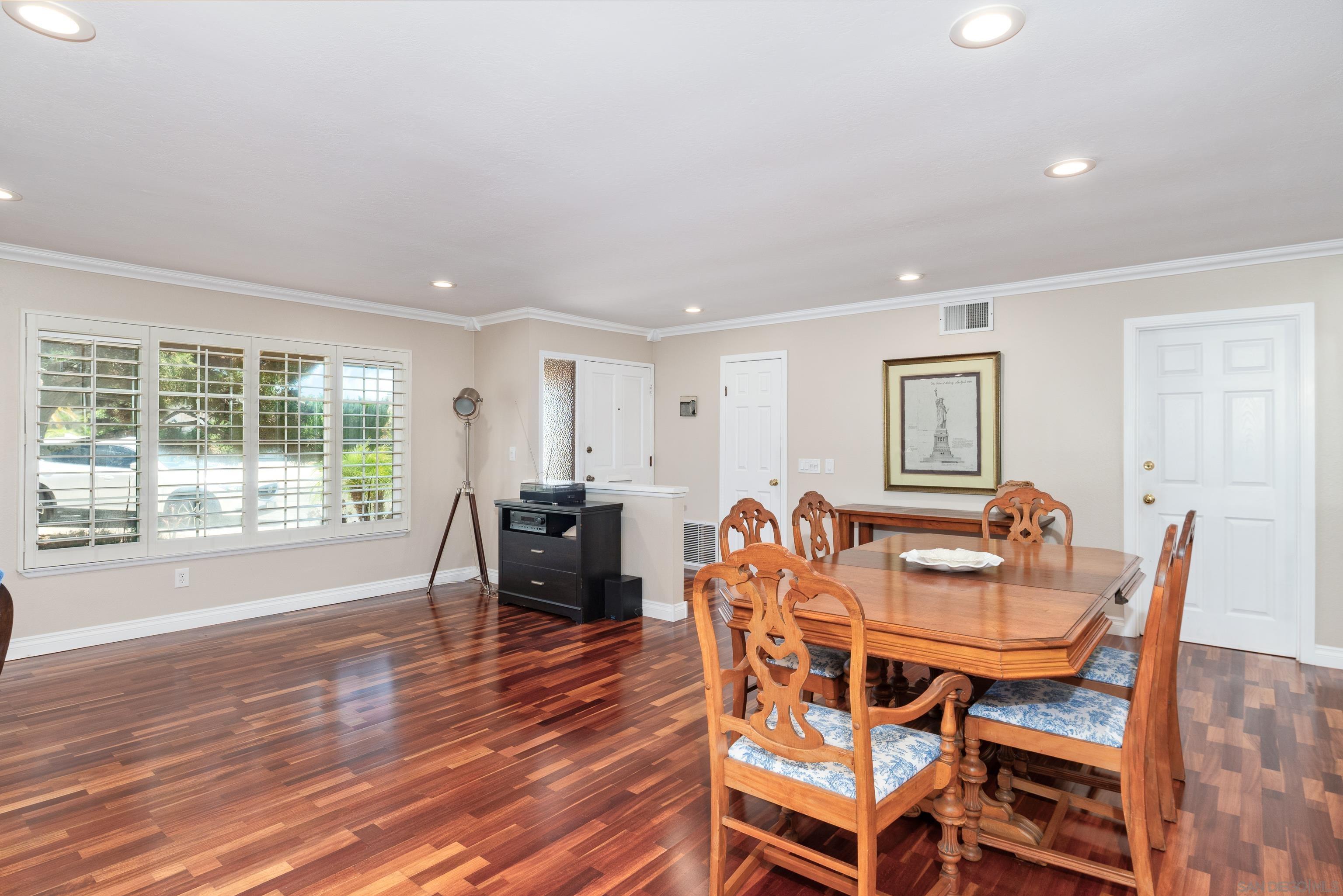 Detail Gallery Image 4 of 31 For 17525  Plaza Gitana, San Diego,  CA 92128 - 2 Beds | 2 Baths