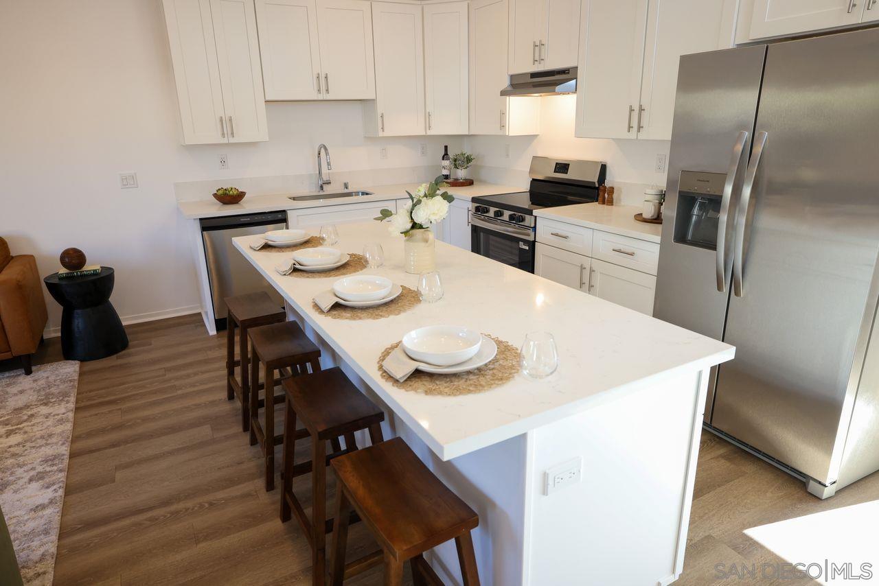 Detail Gallery Image 7 of 15 For 4980  Ocean View Blvd  #P,  San Diego,  CA 92113 - 3 Beds | 2/1 Baths