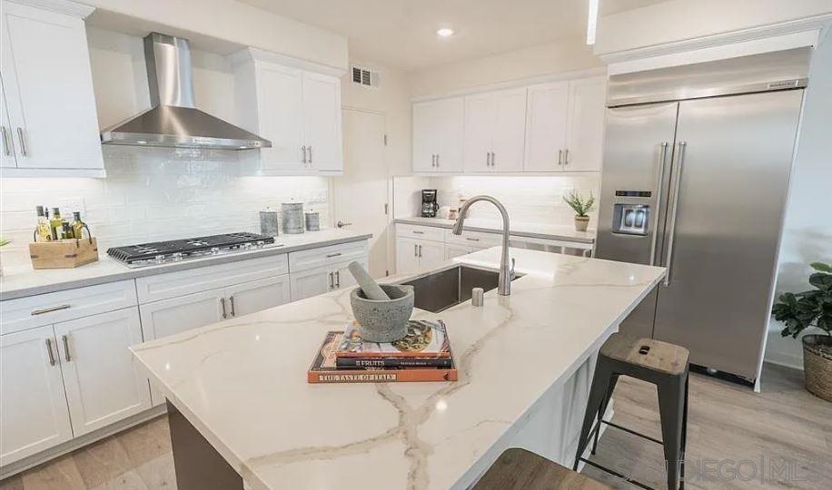 Detail Gallery Image 3 of 12 For 3128  Canon St  103, San Diego,  CA 92106 - 2 Beds | 2/1 Baths