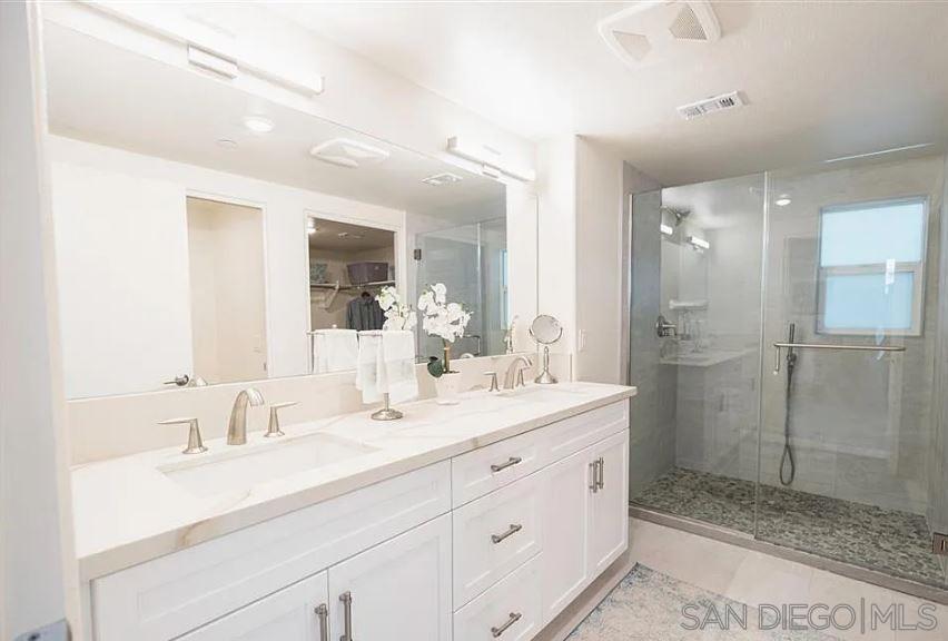 Detail Gallery Image 8 of 12 For 3128  Canon St  103, San Diego,  CA 92106 - 2 Beds | 2/1 Baths