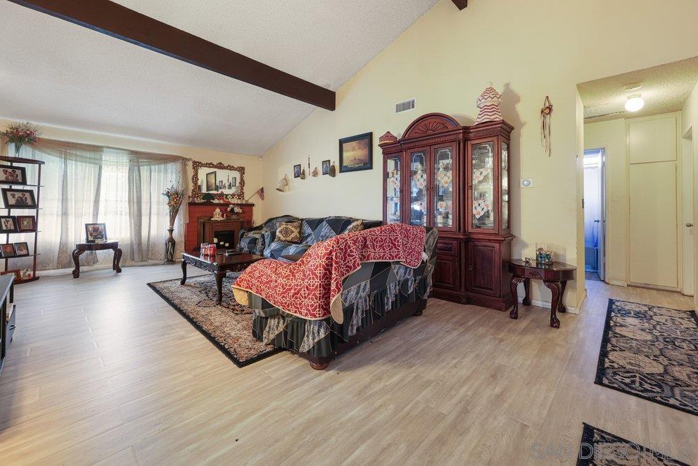 Detail Gallery Image 3 of 14 For 1050  Armacost Rd., San Diego,  CA 92114 - 3 Beds | 2 Baths