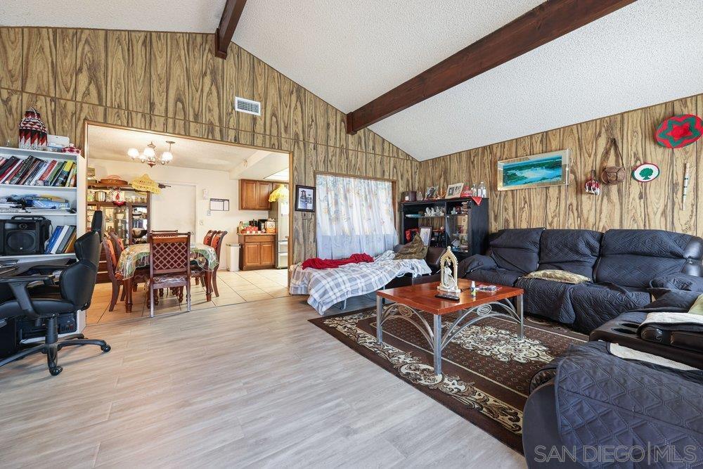 Detail Gallery Image 4 of 14 For 1050  Armacost Rd., San Diego,  CA 92114 - 3 Beds | 2 Baths