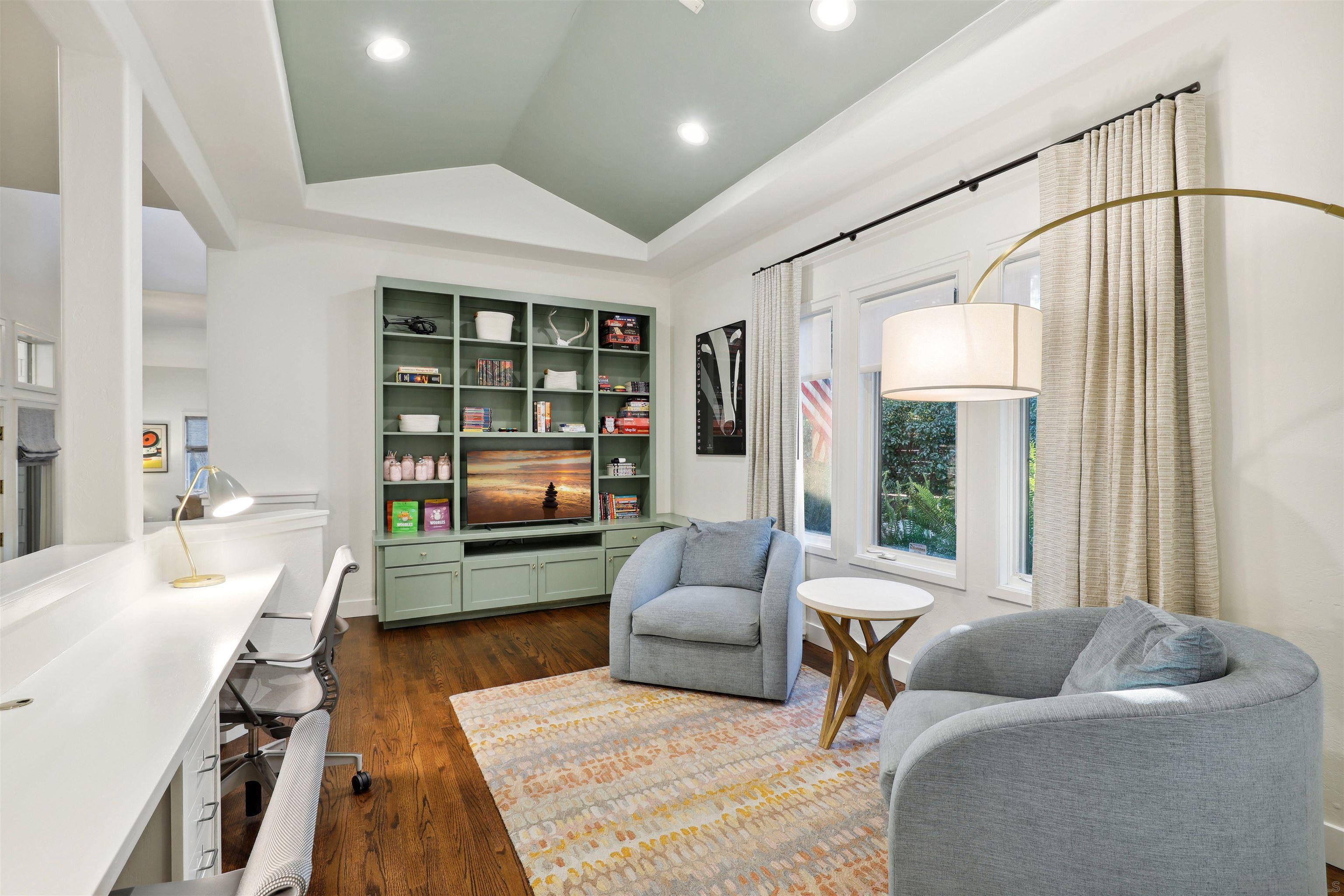 Detail Gallery Image 15 of 34 For 4525-27  Conrad Drive, La Mesa,  CA 91941 - 6 Beds | 4 Baths