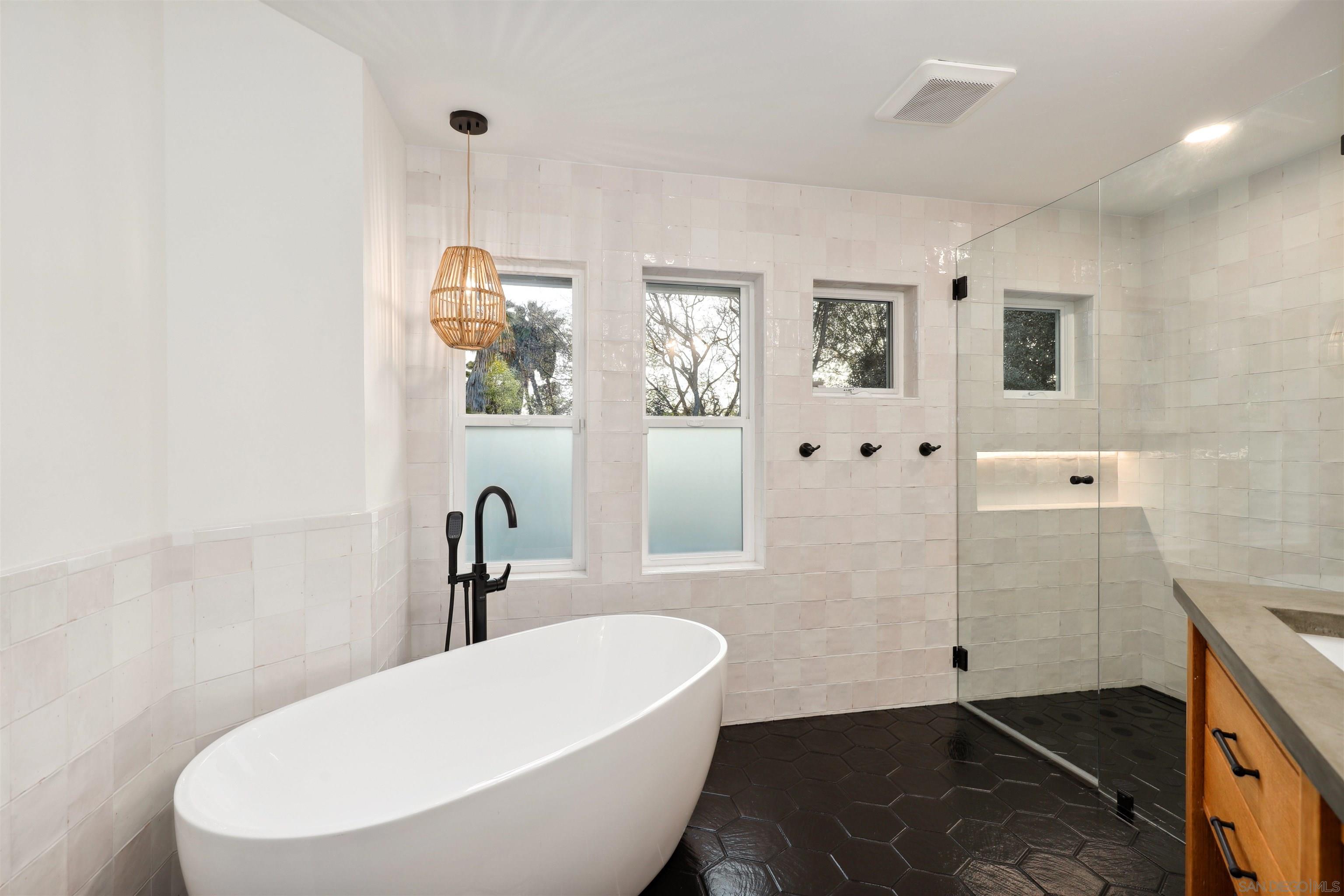 Detail Gallery Image 19 of 34 For 4525-27  Conrad Drive, La Mesa,  CA 91941 - 6 Beds | 4 Baths