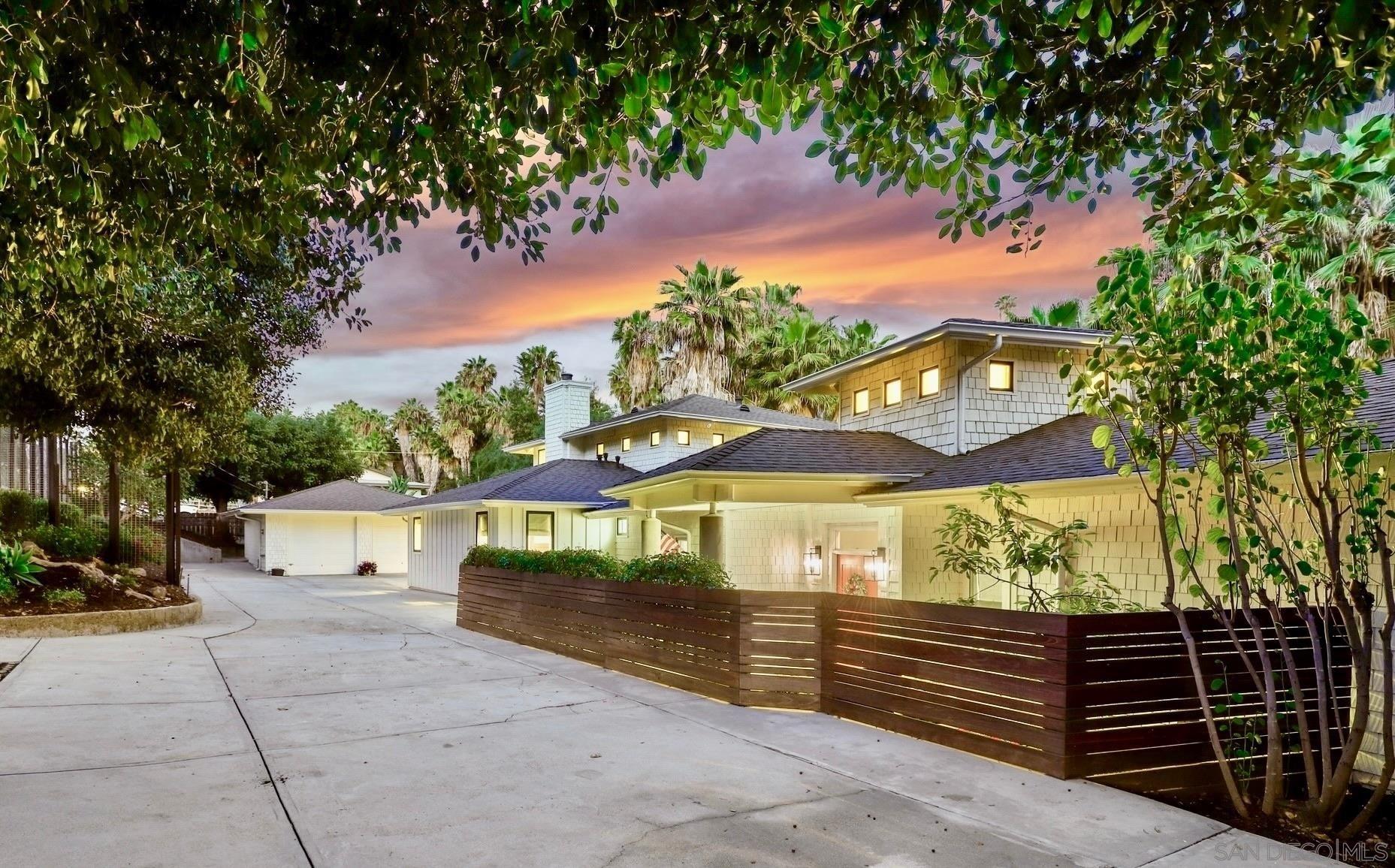 Detail Gallery Image 3 of 34 For 4525-27  Conrad Drive, La Mesa,  CA 91941 - 6 Beds | 4 Baths