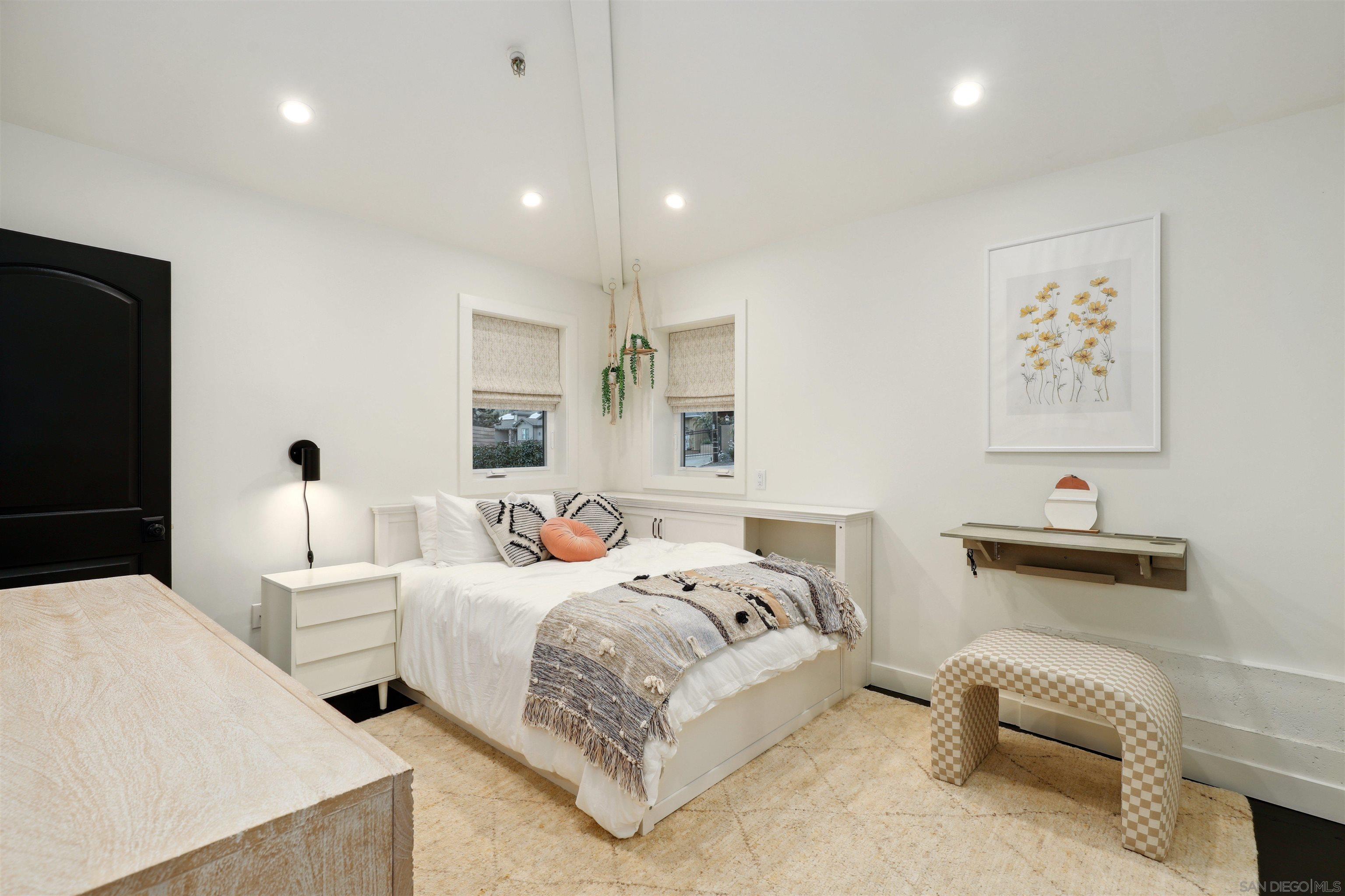 Detail Gallery Image 21 of 34 For 4525-27  Conrad Drive, La Mesa,  CA 91941 - 6 Beds | 4 Baths