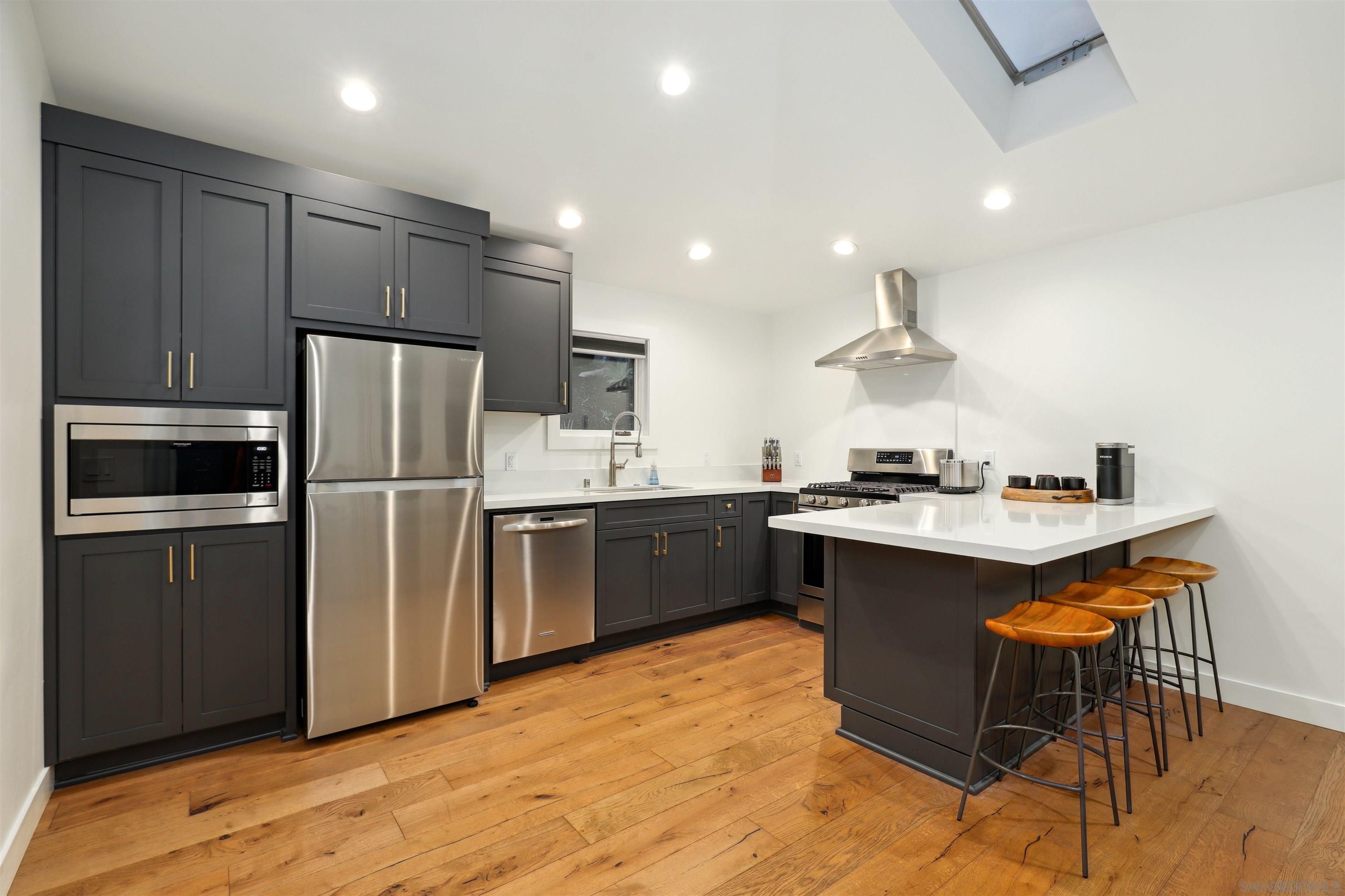 Detail Gallery Image 29 of 34 For 4525-27  Conrad Drive, La Mesa,  CA 91941 - 6 Beds | 4 Baths