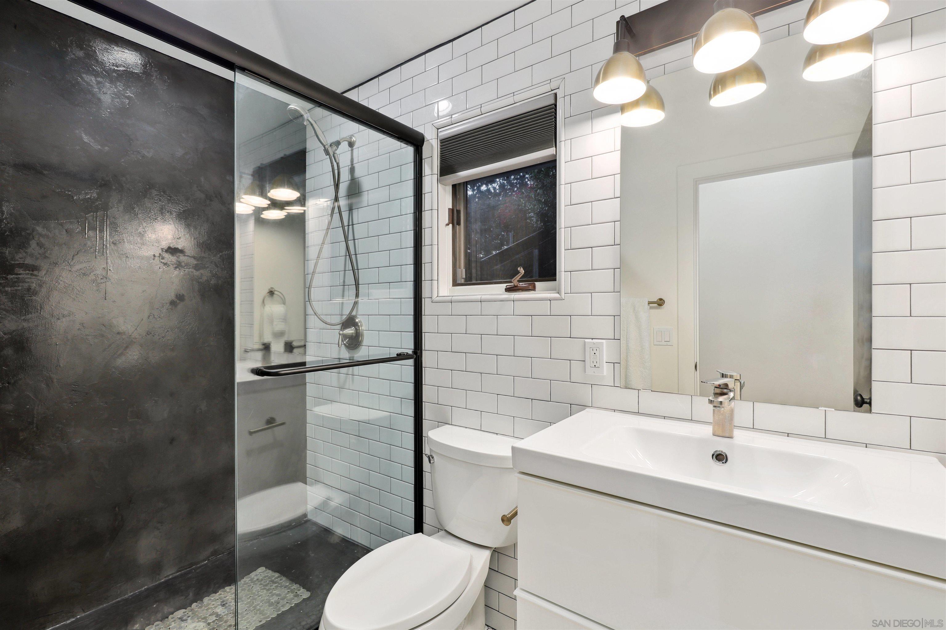 Detail Gallery Image 30 of 34 For 4525-27  Conrad Drive, La Mesa,  CA 91941 - 6 Beds | 4 Baths