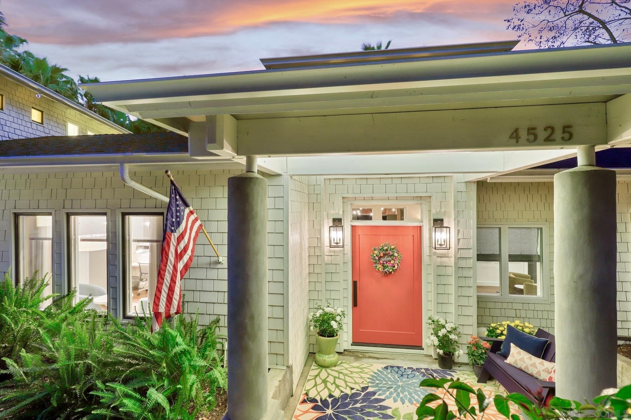 Detail Gallery Image 4 of 34 For 4525-27  Conrad Drive, La Mesa,  CA 91941 - 6 Beds | 4 Baths