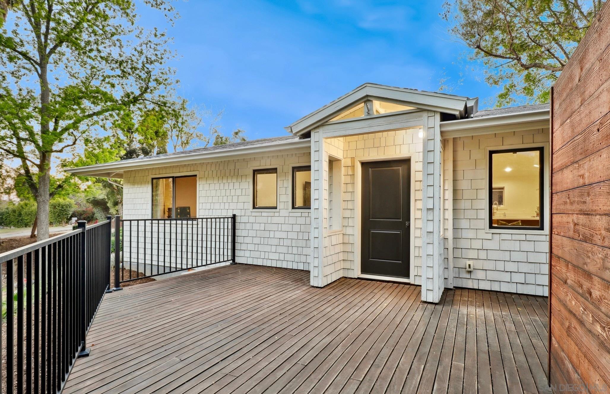 Detail Gallery Image 5 of 34 For 4525-27  Conrad Drive, La Mesa,  CA 91941 - 6 Beds | 4 Baths