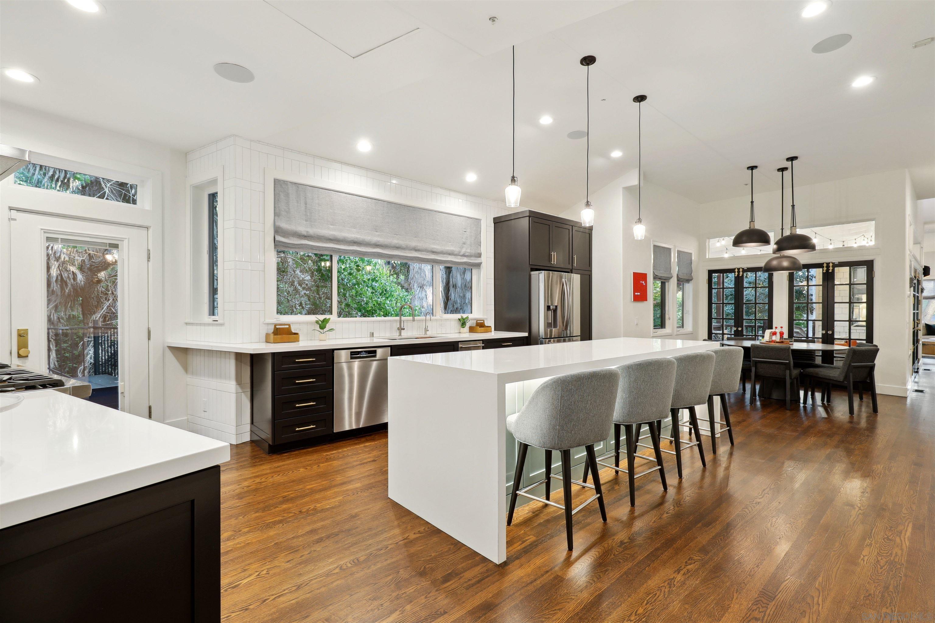 Detail Gallery Image 7 of 34 For 4525-27  Conrad Drive, La Mesa,  CA 91941 - 6 Beds | 4 Baths