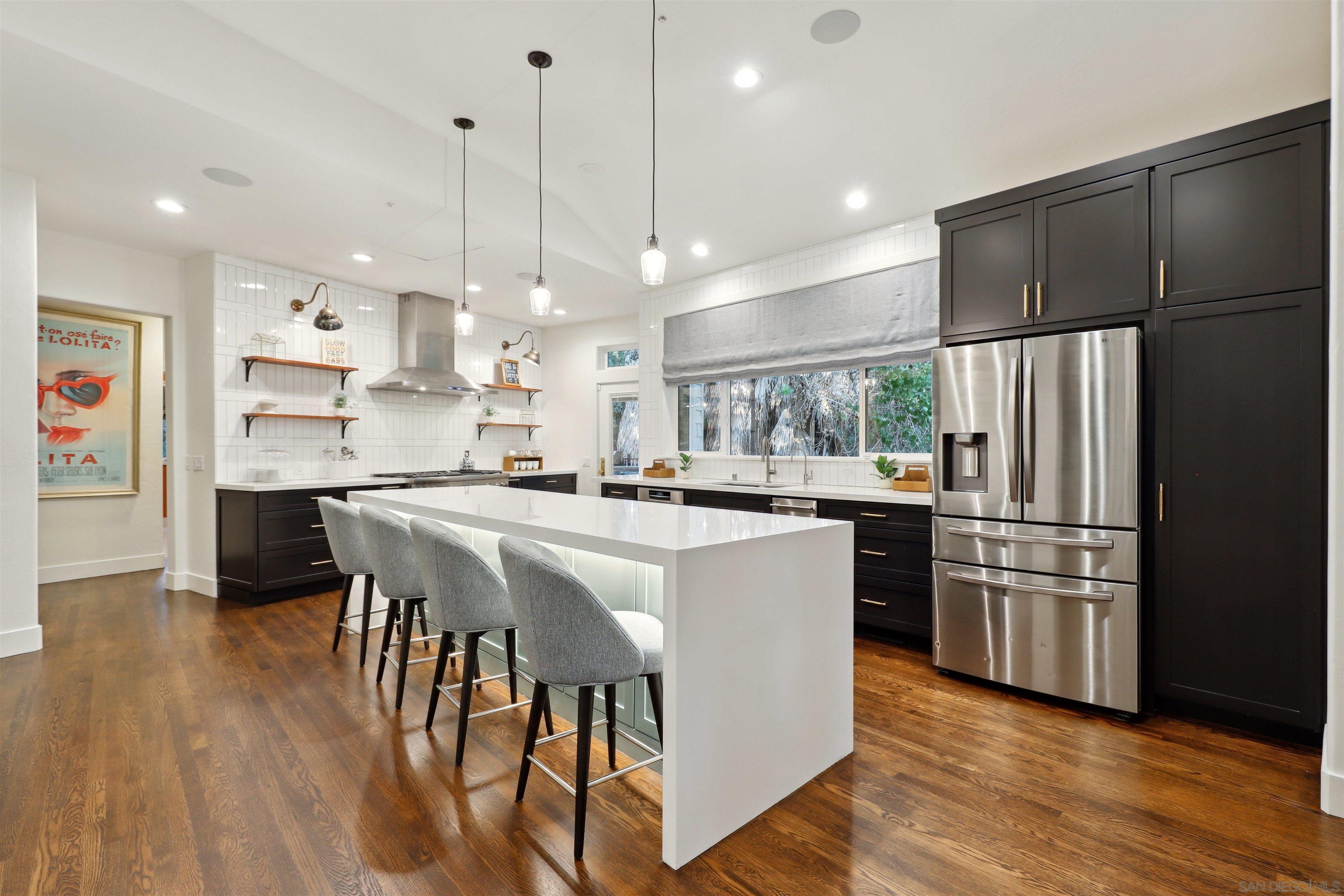 Detail Gallery Image 8 of 34 For 4525-27  Conrad Drive, La Mesa,  CA 91941 - 6 Beds | 4 Baths