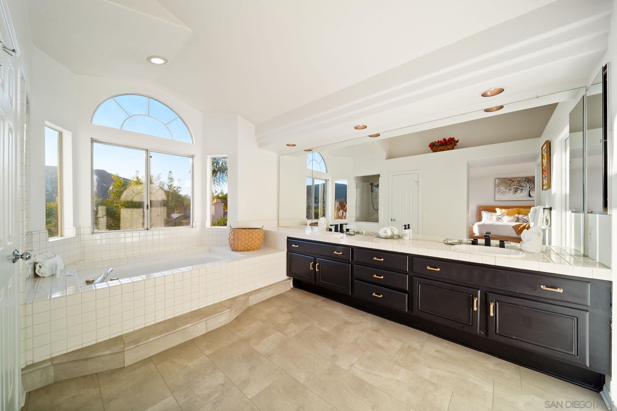 Detail Gallery Image 34 of 52 For 18106  Chieftain Ct, San Diego,  CA 92127 - 4 Beds | 3 Baths